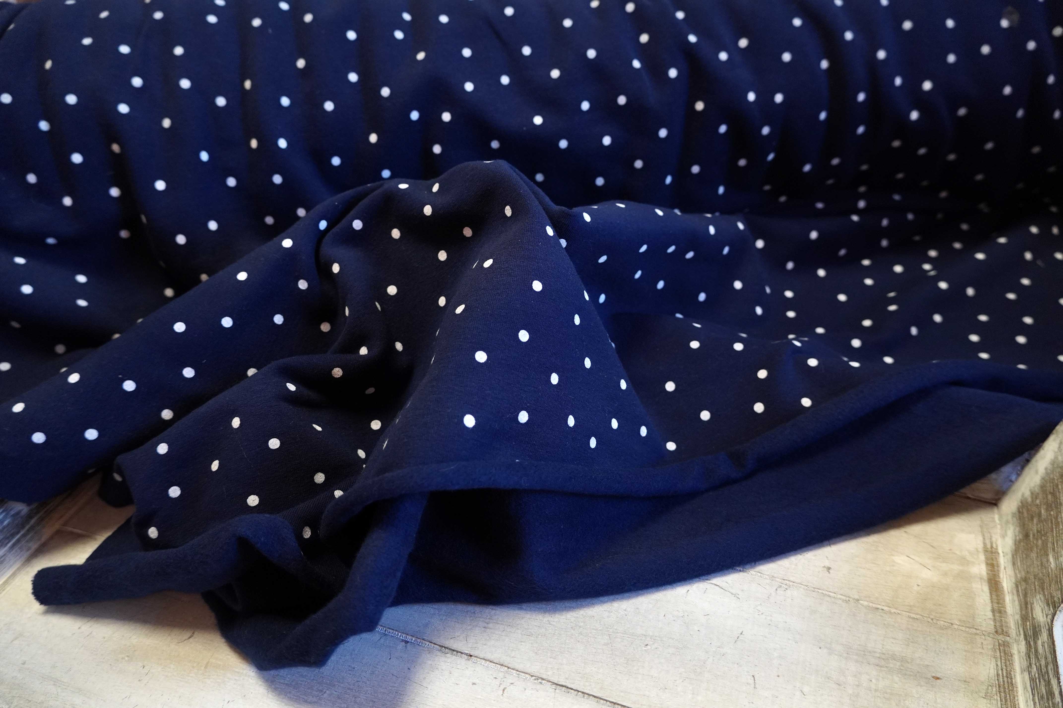 TEPLÁKOVINA - TMAVĚ MODRÝ PUNTÍK - POČESANÁ