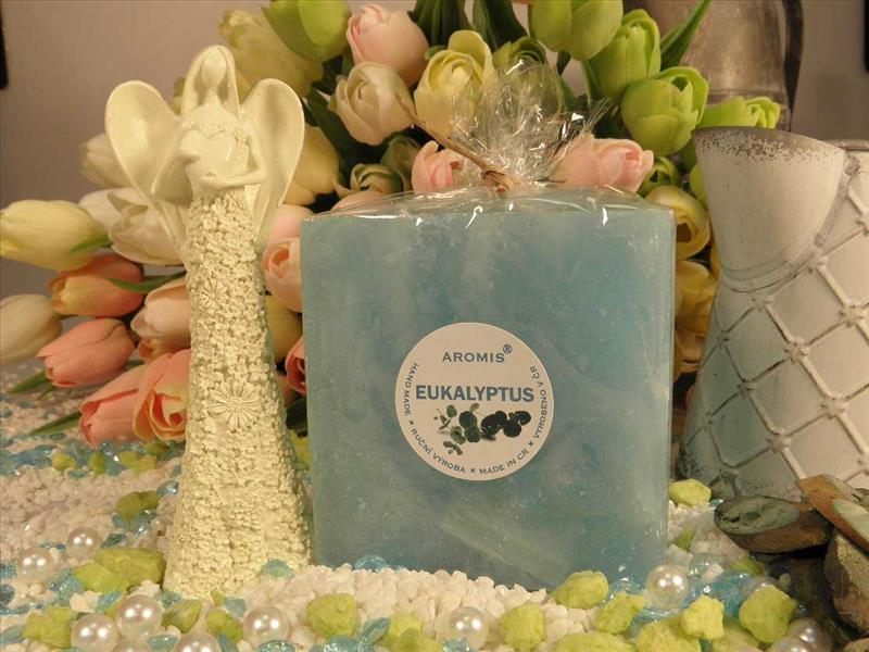 Eukalyptus - Kostka 95 4 KNOTY - Vonná svíčka