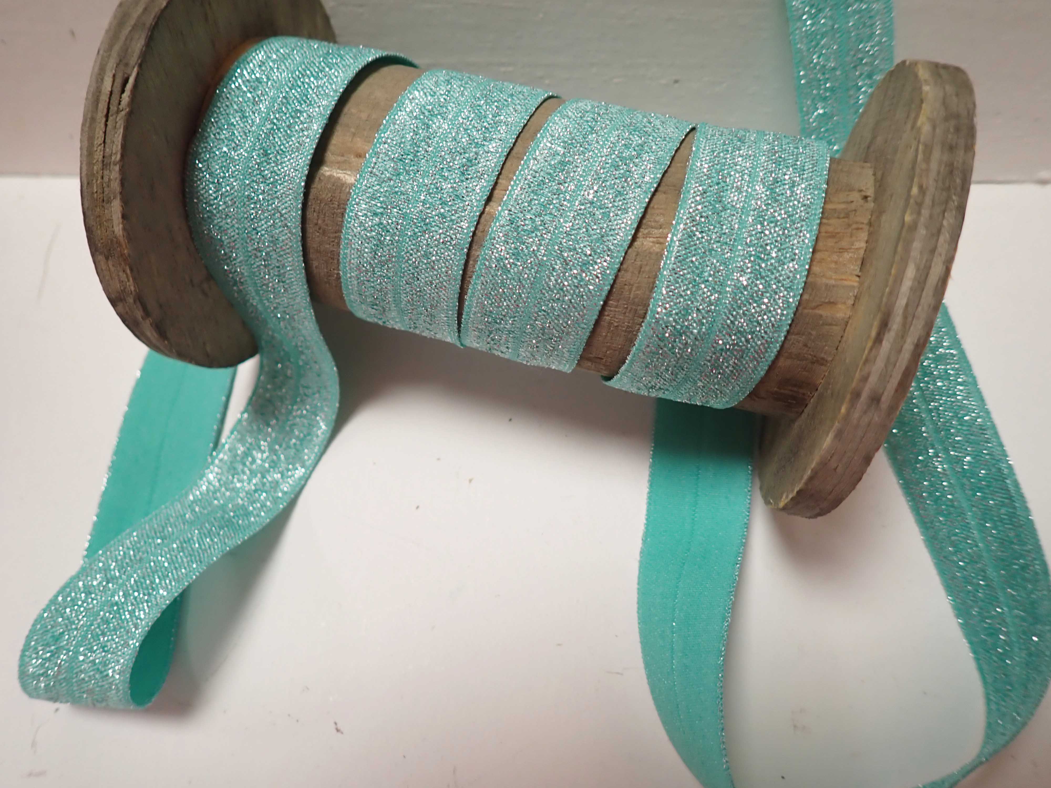 ELASTICKÝ ŠIKMÝ PROUŽEK - MENTOLOVÝ S GLITRY