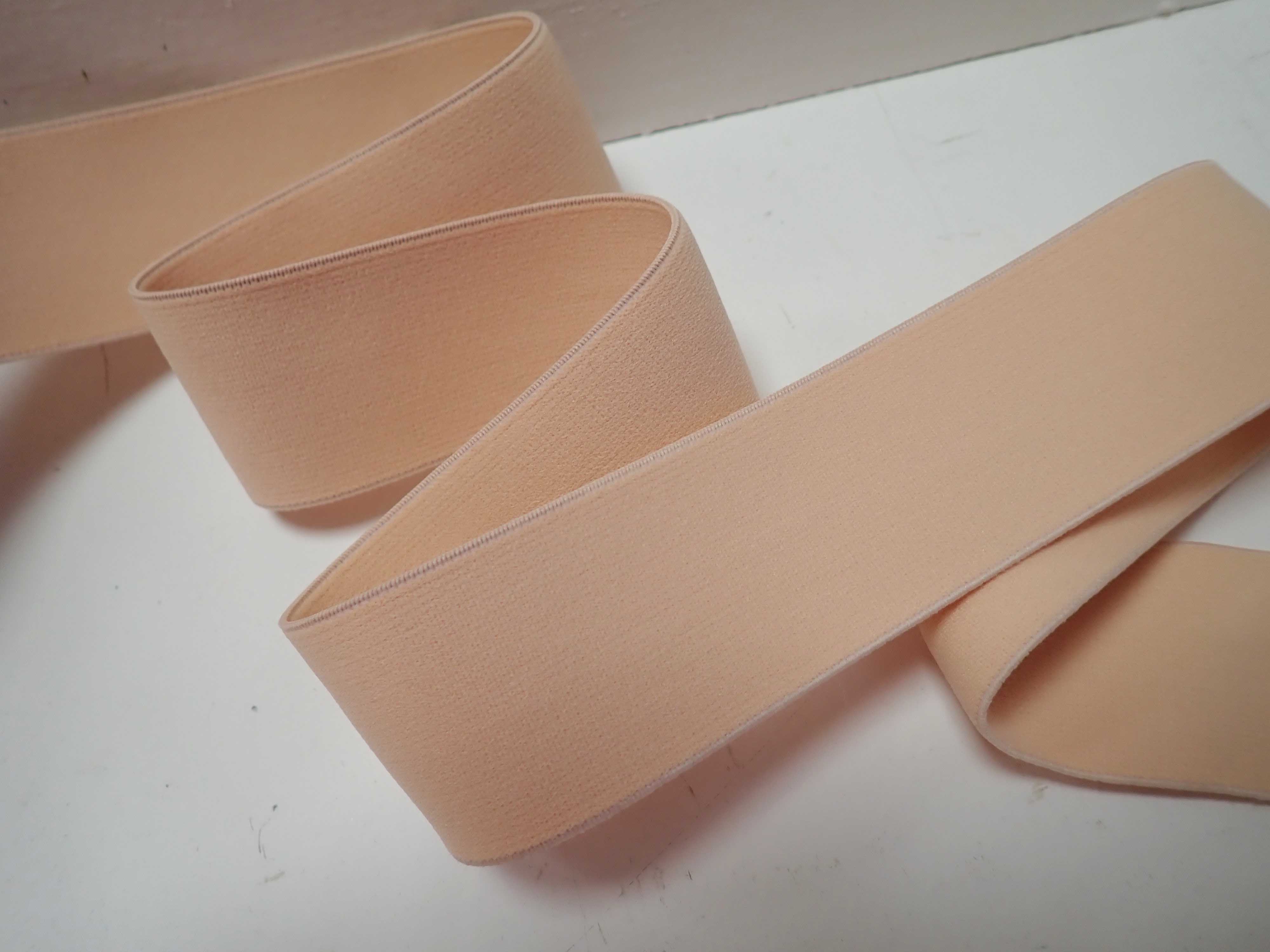 GUMA - PRUŽENKA - HLADKÁ - BROSKVOVÁ - 40 MM