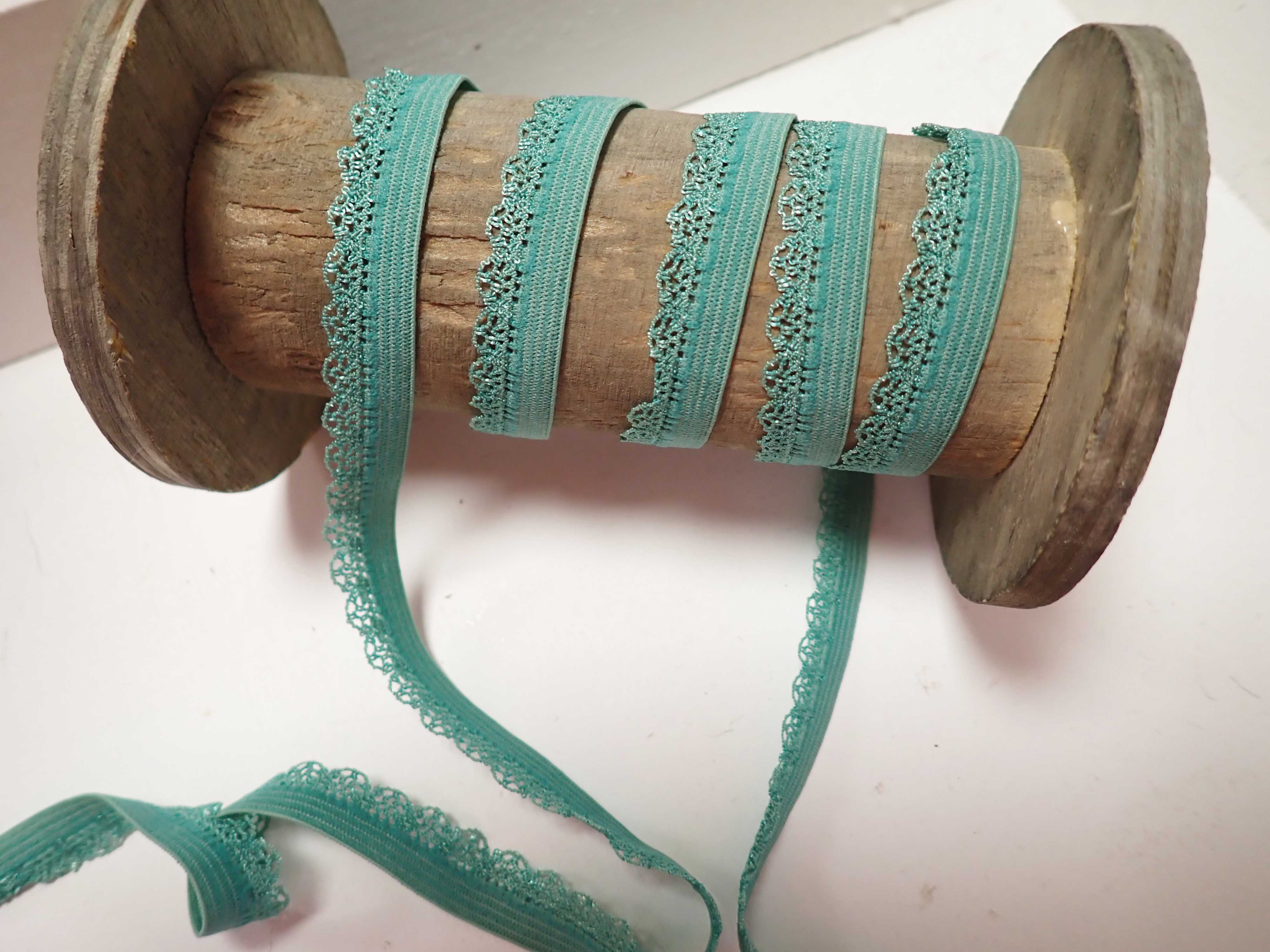 OZDOBNÁ PRUŽENKA - STAROZELENÁ - 11 mm