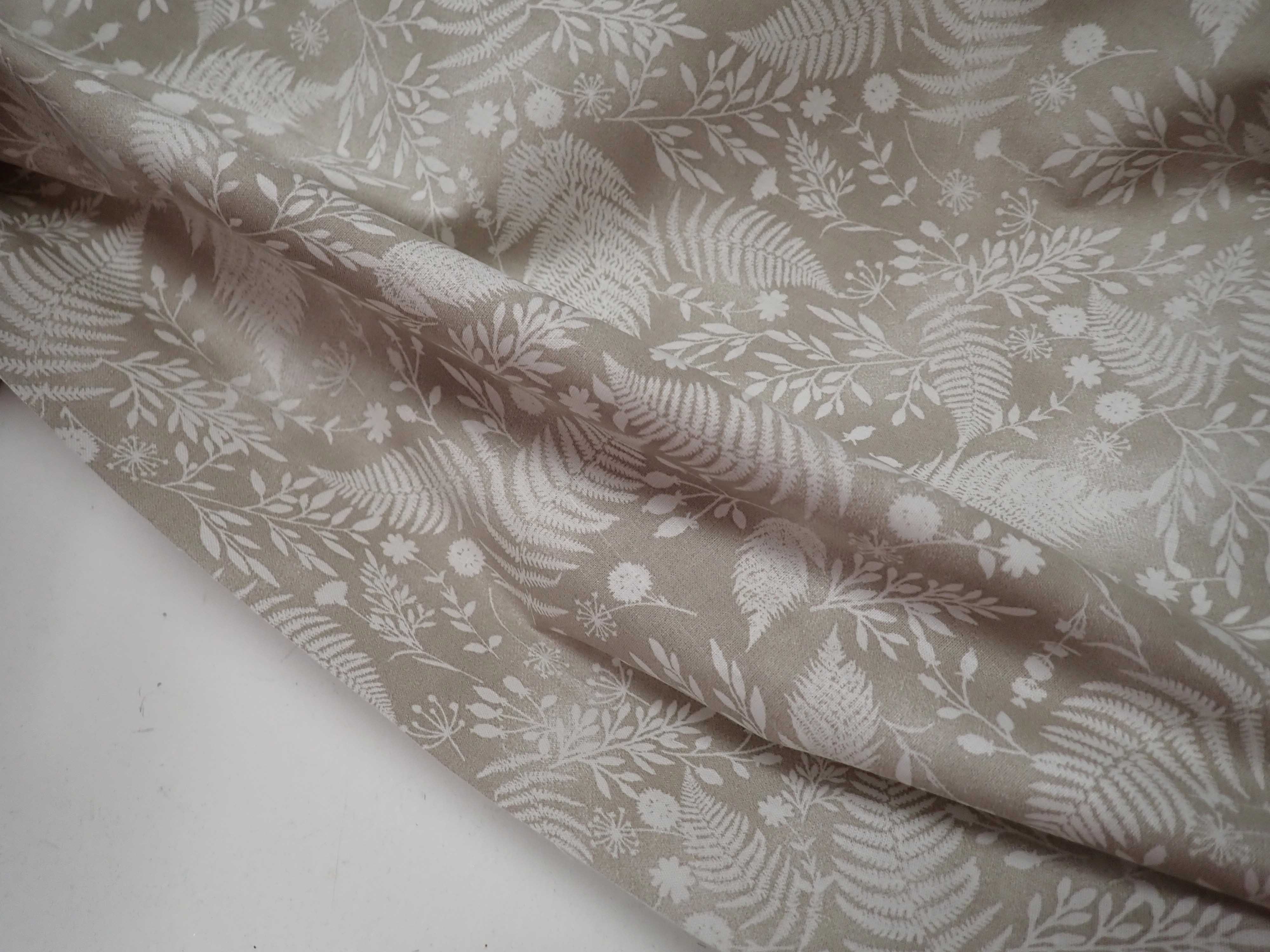 LÁTKA - BÉŽOVÁ + LISTY + KAPRADÍ