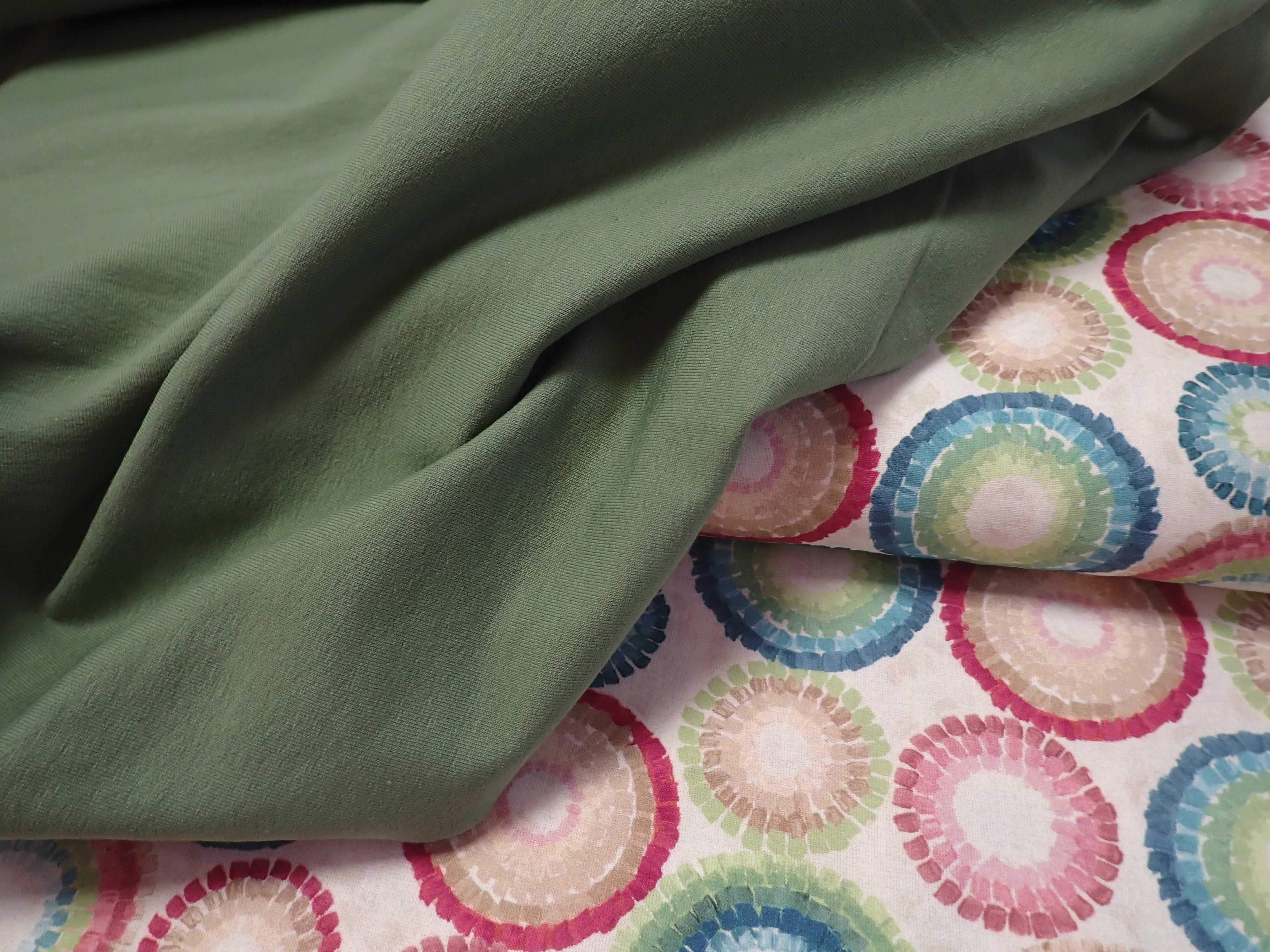 PLETENINA - JERSEY - JEDNOBAREVNÁ - ZELENÁ