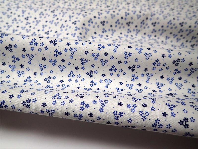 LÁTKA - BÍLÁ + TMAVĚ MODRÉ KYTIČKY