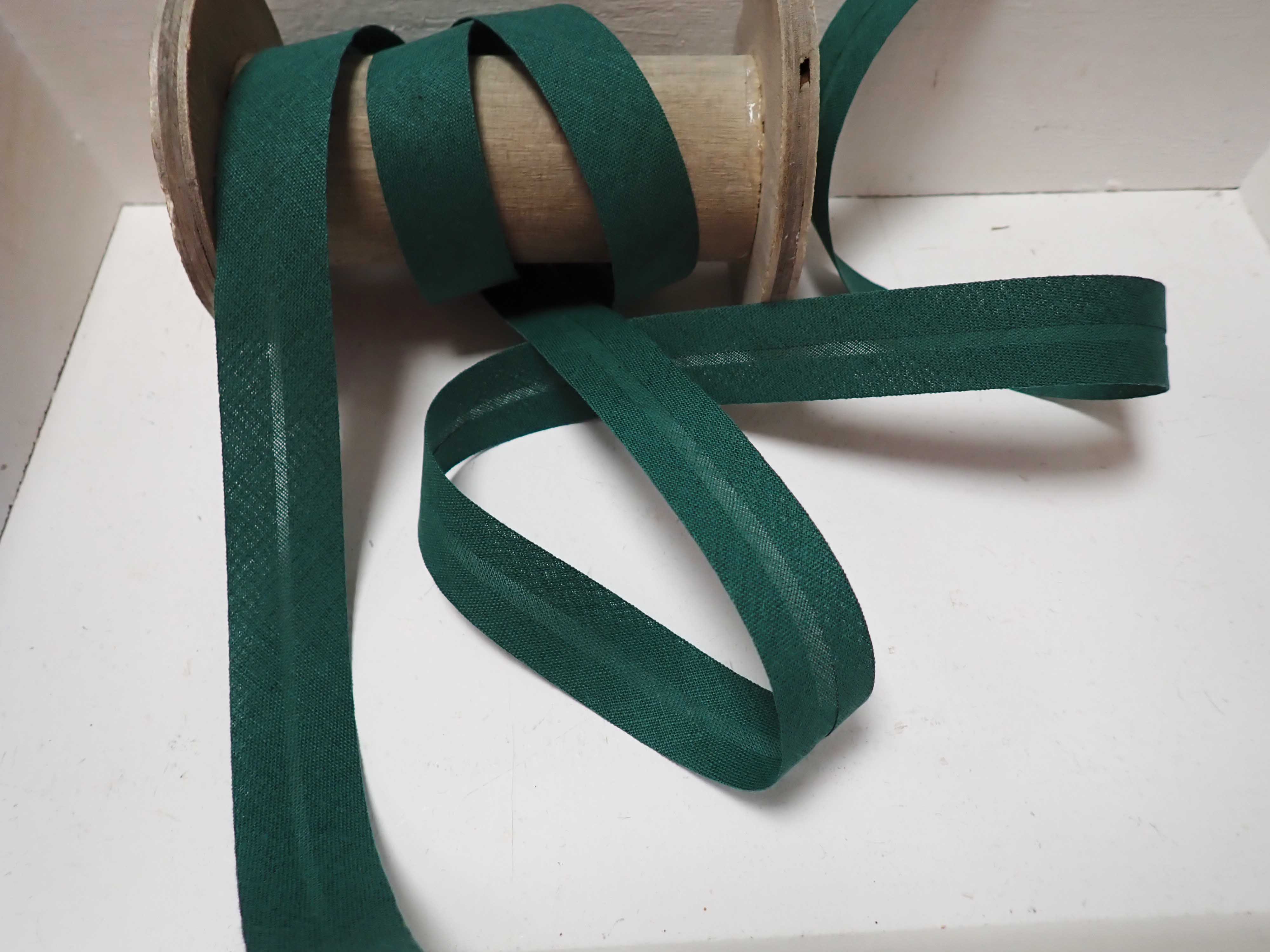 ŠIKMÝ BAVLNĚNÝ PROUŽEK - TMAVĚ ZELENÝ - šíře 20 mm zažehlený