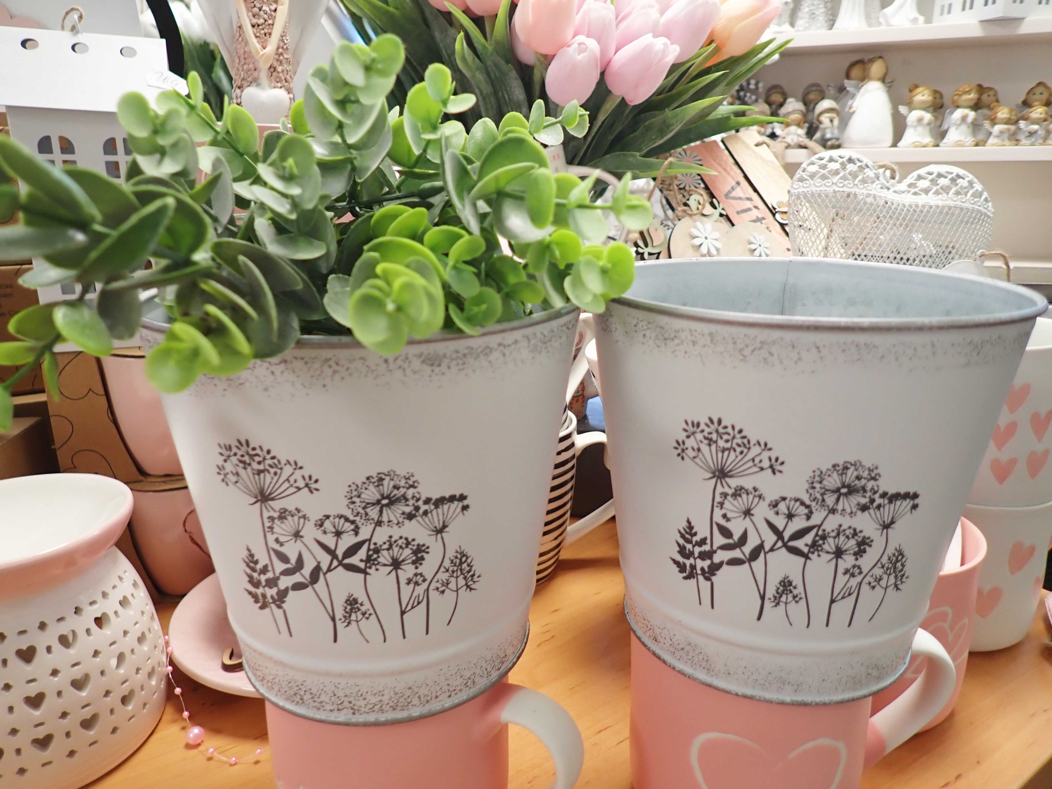 PLECHOVÝ KVĚTINÁČ - CHMÝŘÍ