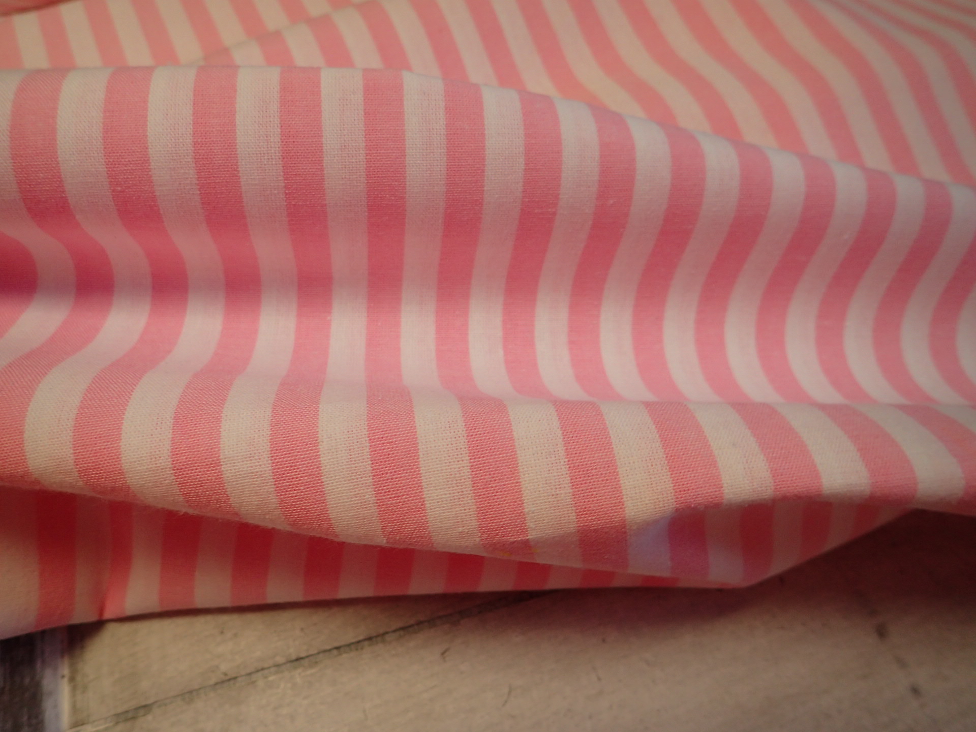 LÁTKA - RŮŽOVÝ PROUŽEK