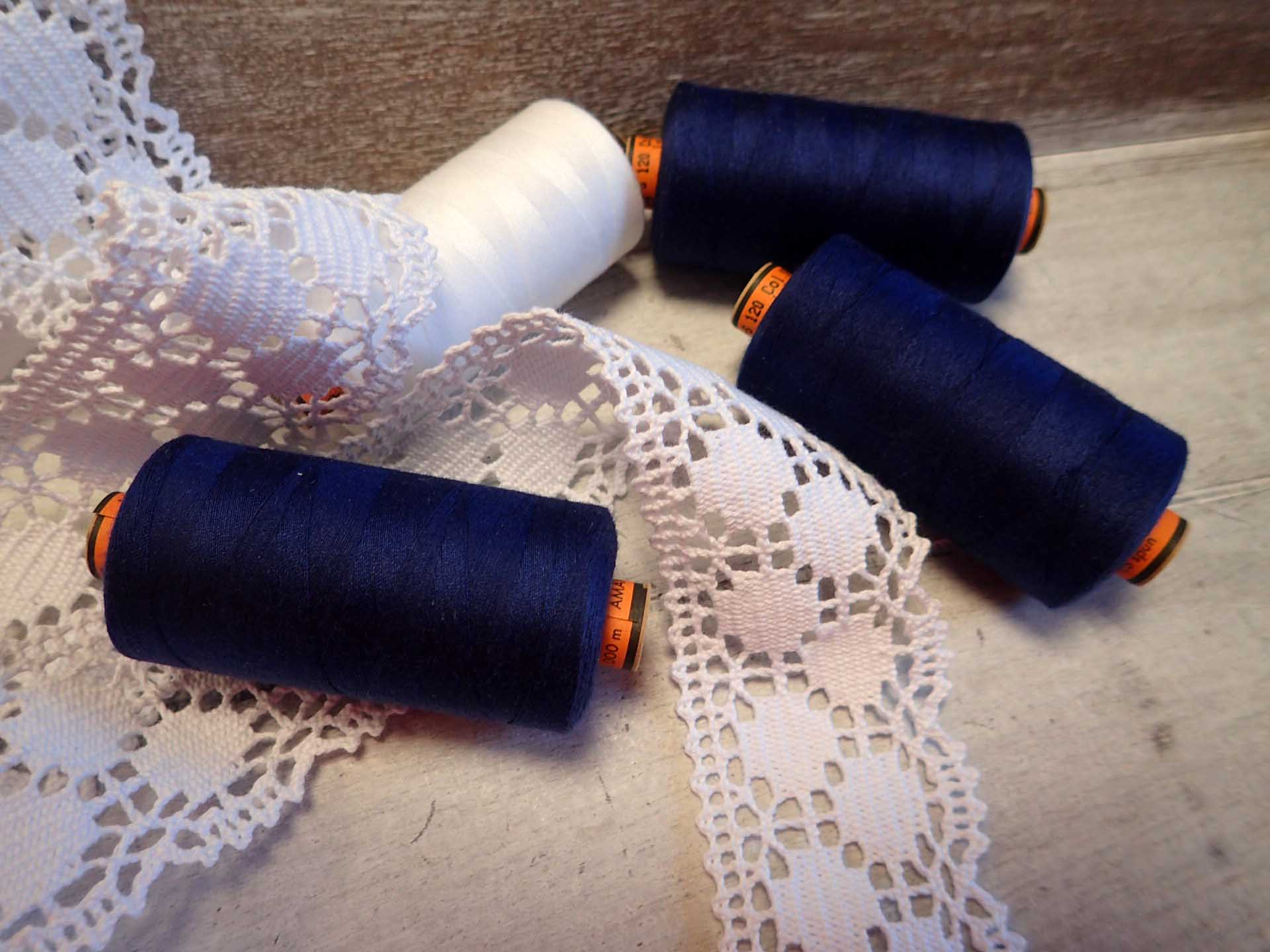 nit - TEMNĚ MODRÁ - AMANN - BELFIL S - 100% polyesterová - VYSOCEPEVNOSTNÍ - 1000 m