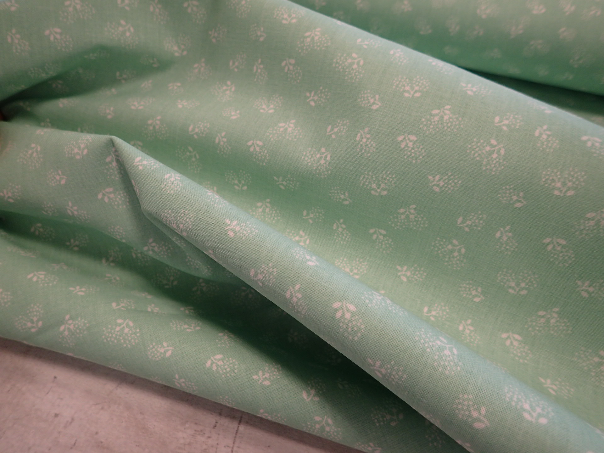 LÁTKA - MENTOLOVÁ + KYTIČKY