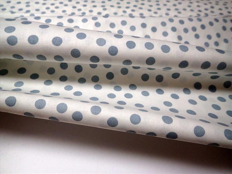 LÁTKA - BÍLÁ + SVĚTLE ŠEDÝ PUNTÍK