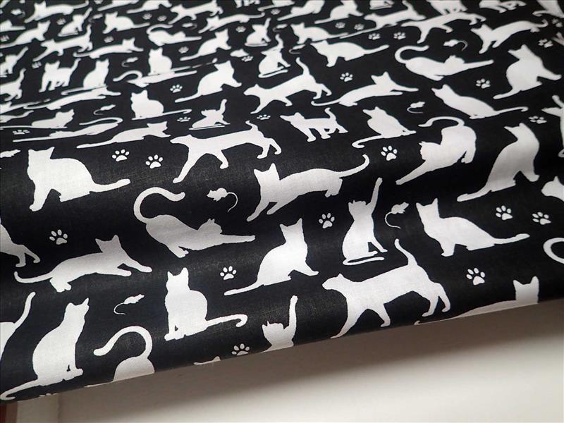 LÁTKA - ČERNÁ + BÍLÉ KOČKY