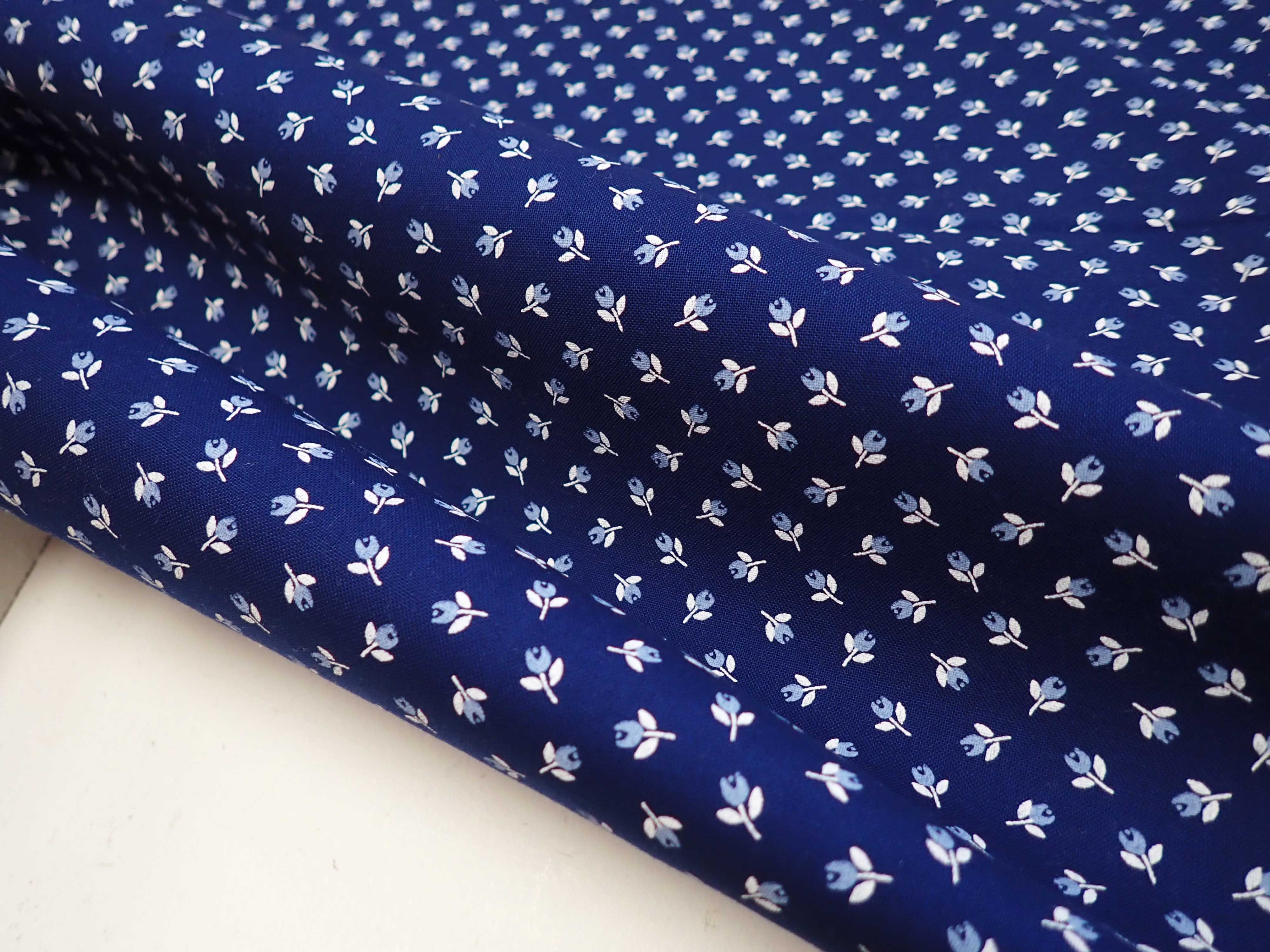 LÁTKA - TMAVĚ MODRÁ + KYTIČKY