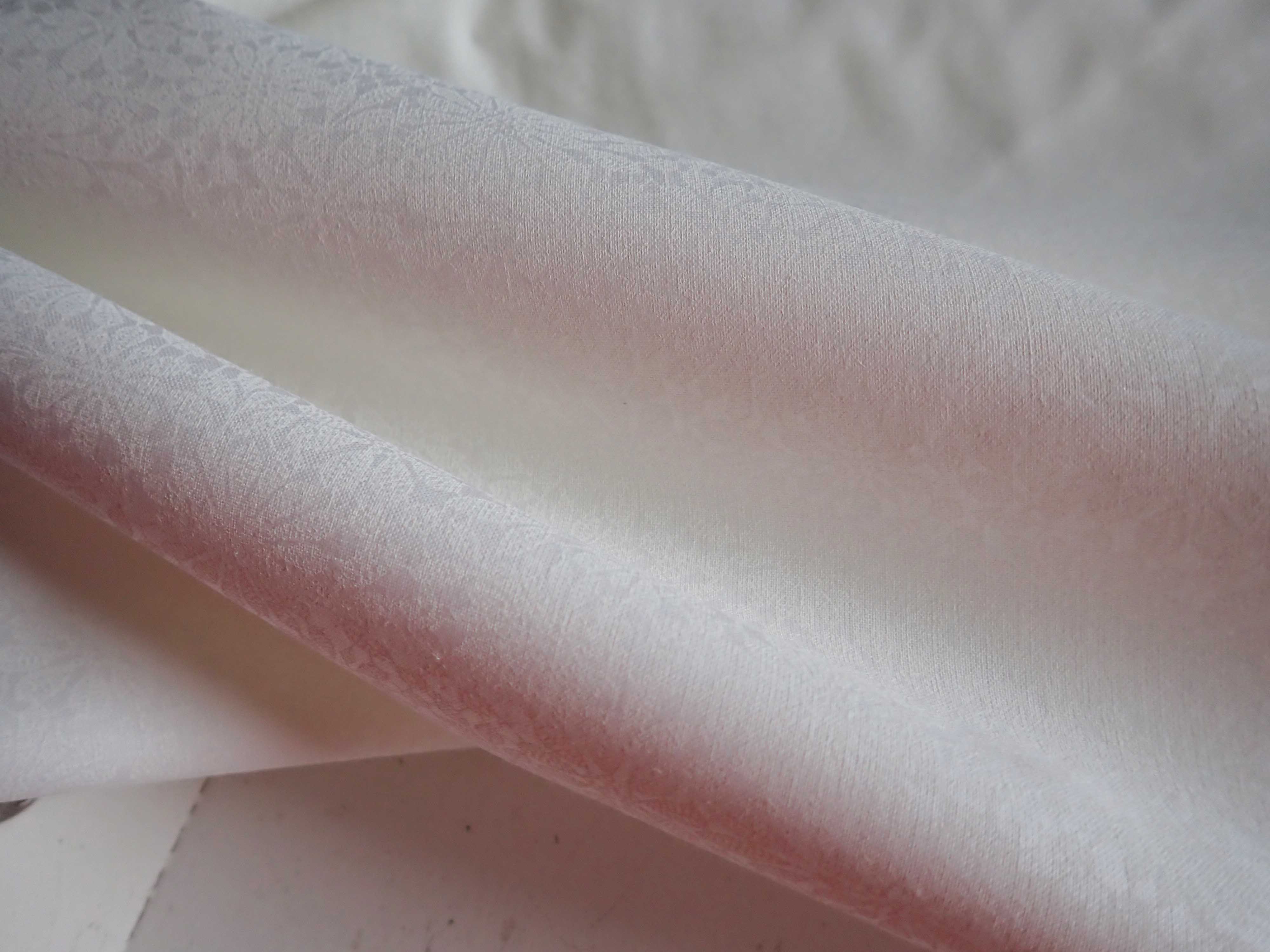 LÁTKA - BÍLÁ + BÍLÉ KYTIČKY