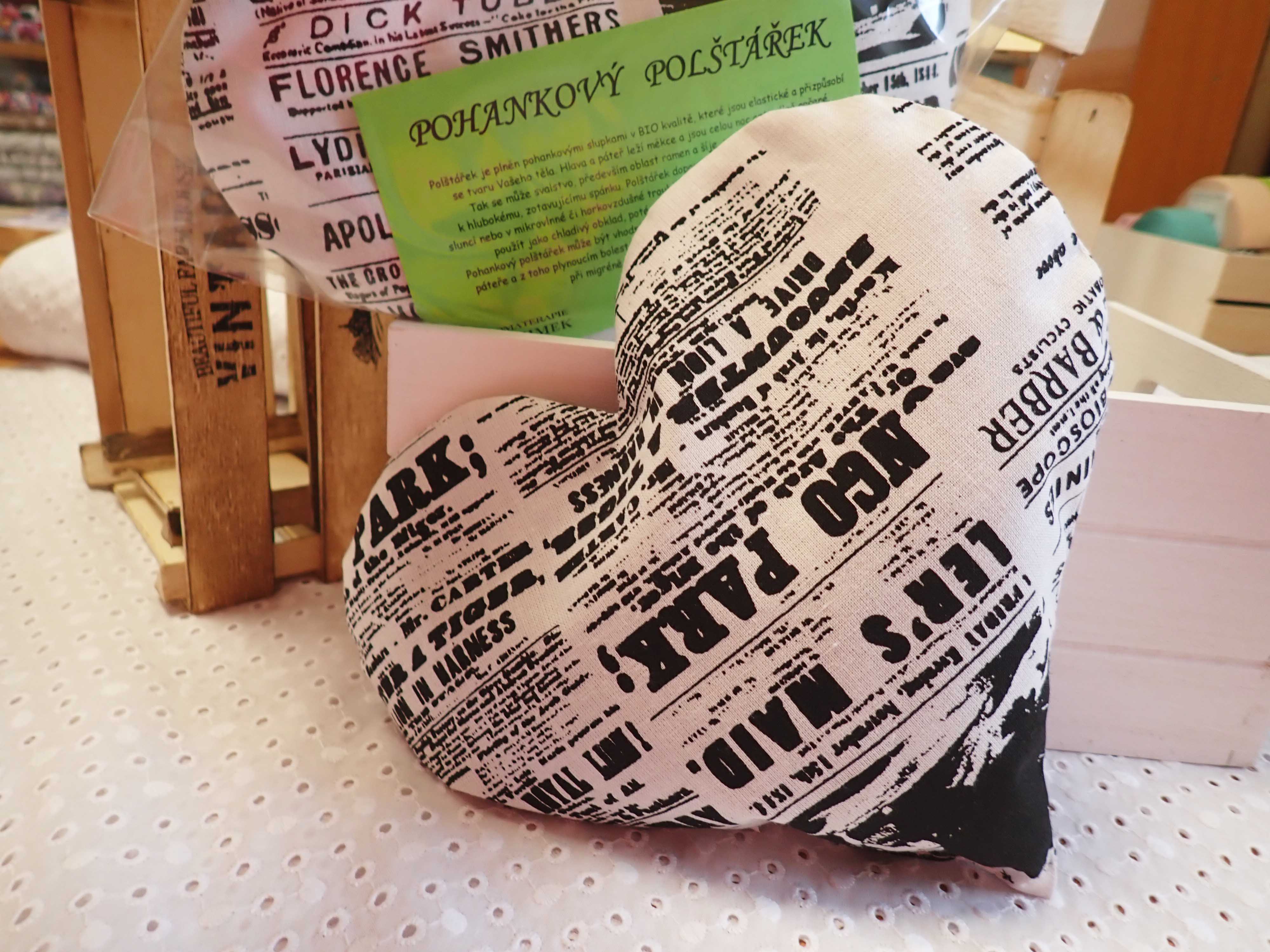 NAHŘÍVACÍ POHANKOVÝ POLŠTÁŘEK - SRDÍČKO