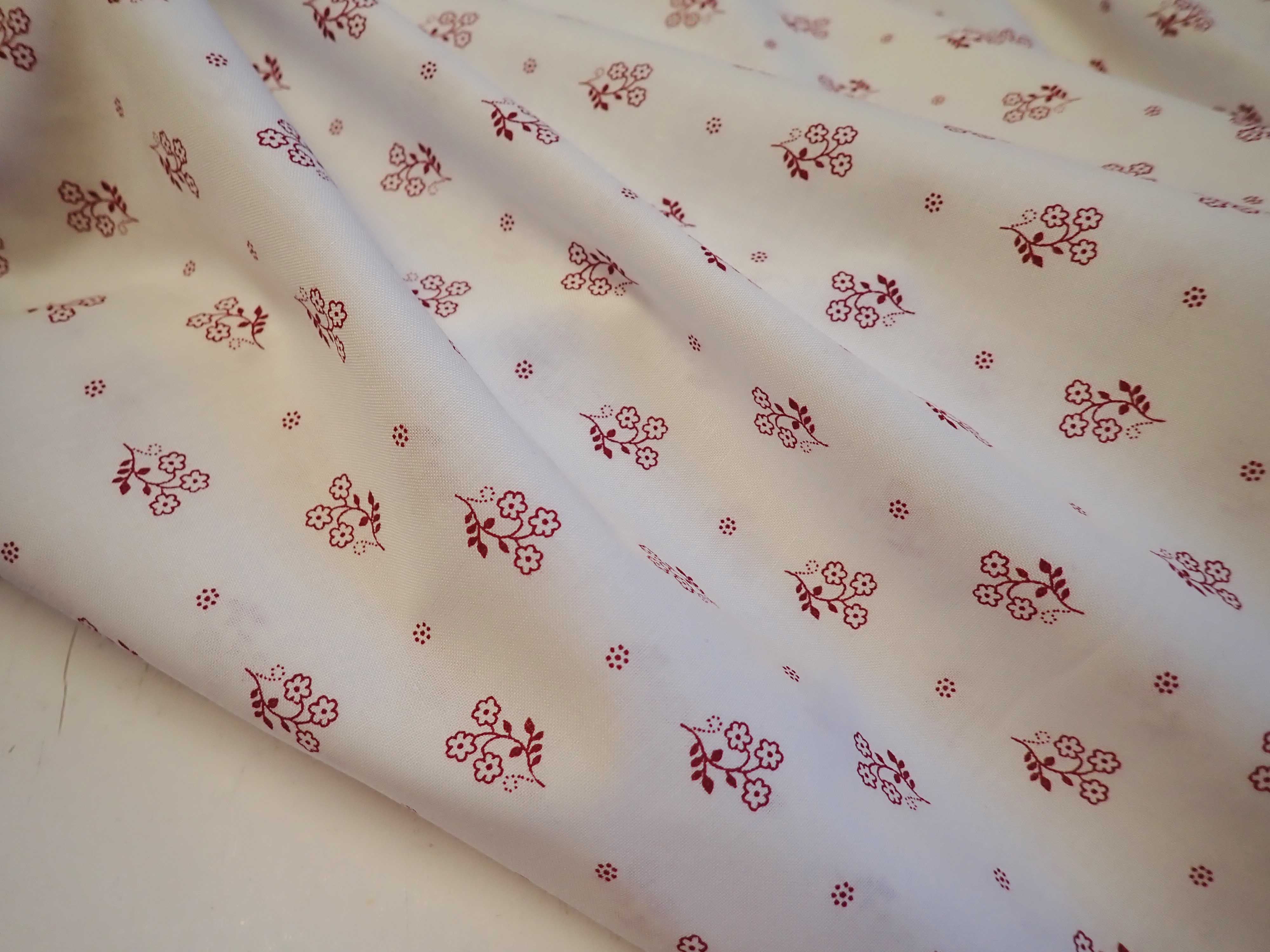 LÁTKA - BÍLÁ + BORDO KYTIČKY