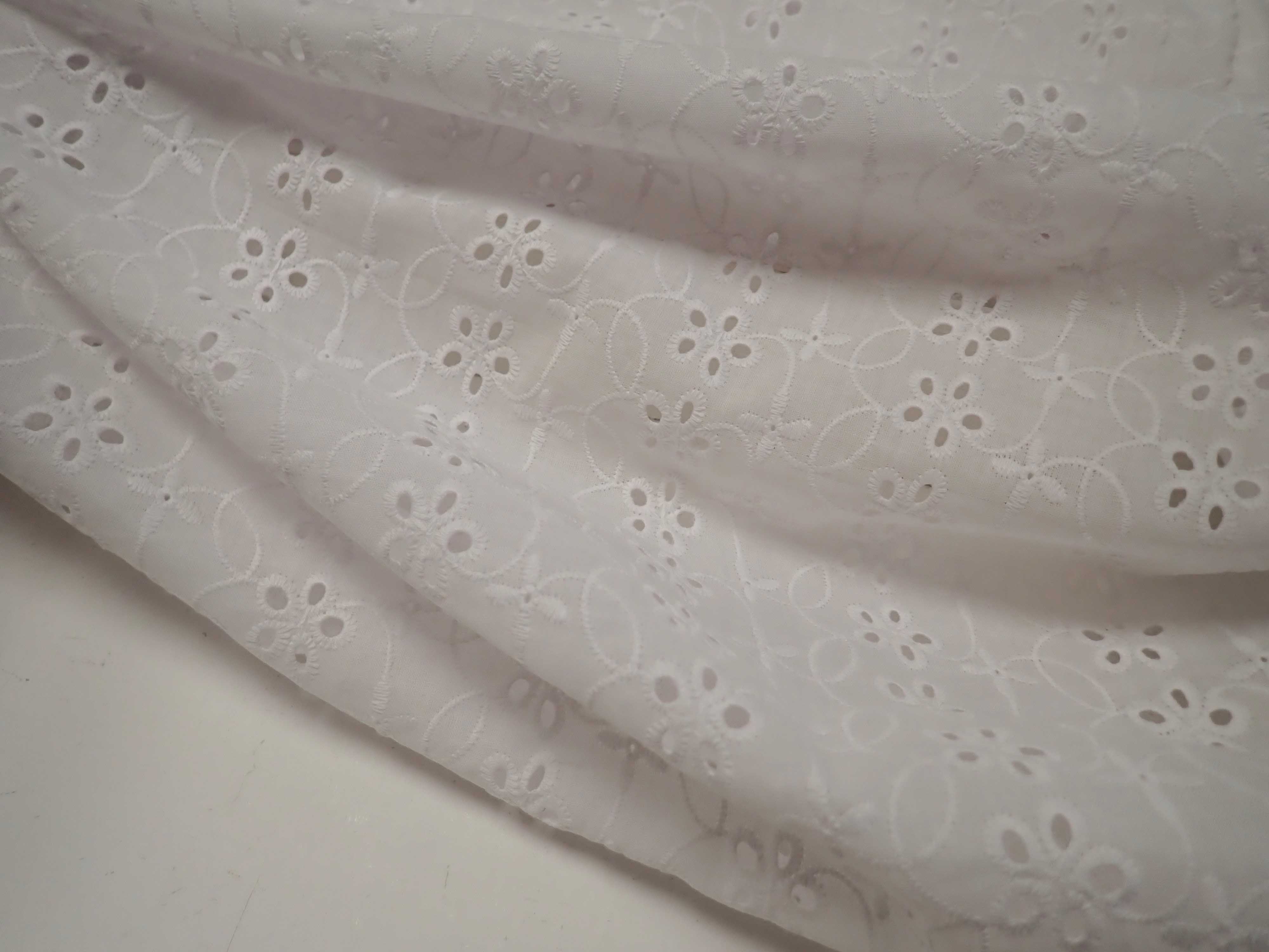 VYŠÍVANÁ MADEIRA - KYTIČKY