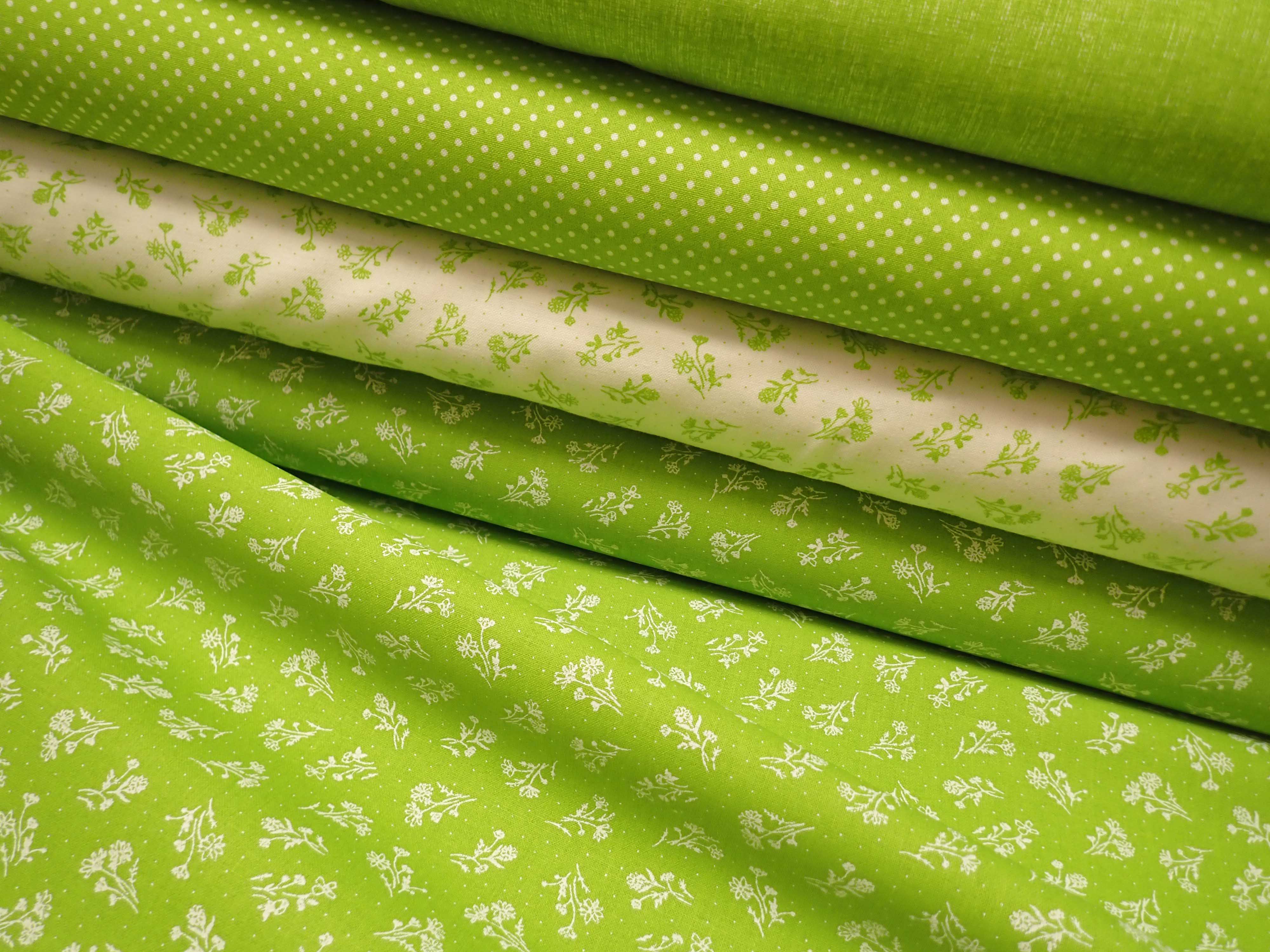 LÁTKA - JARNÍ ZELENÁ + BÍLÉ KYTIČKY