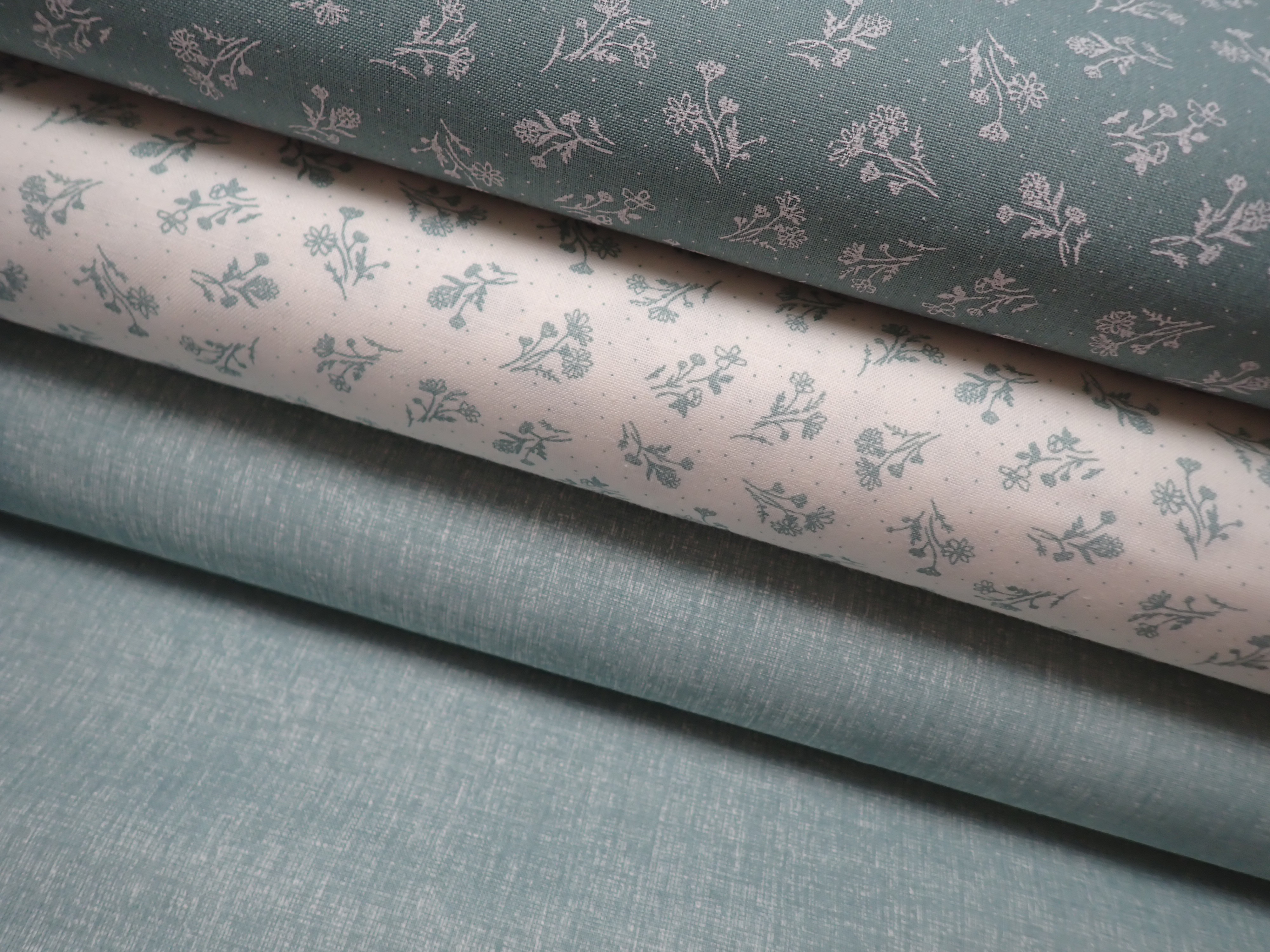 LÁTKA - SVĚTLÁ + ZELENOOCELOVÉ KYTIČKY