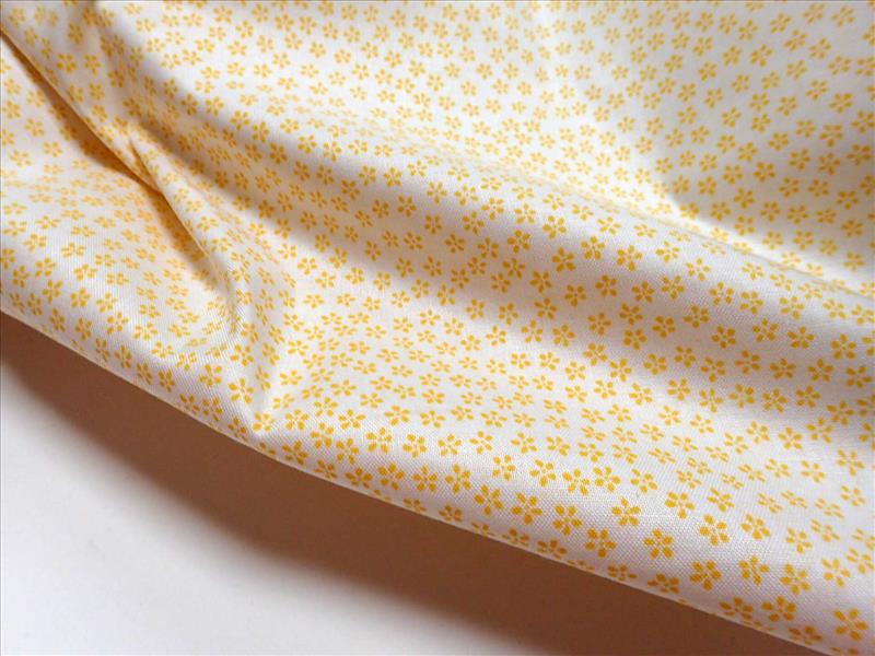 LÁTKA - BÍLÁ + ŽLUTÉ KYTIČKY