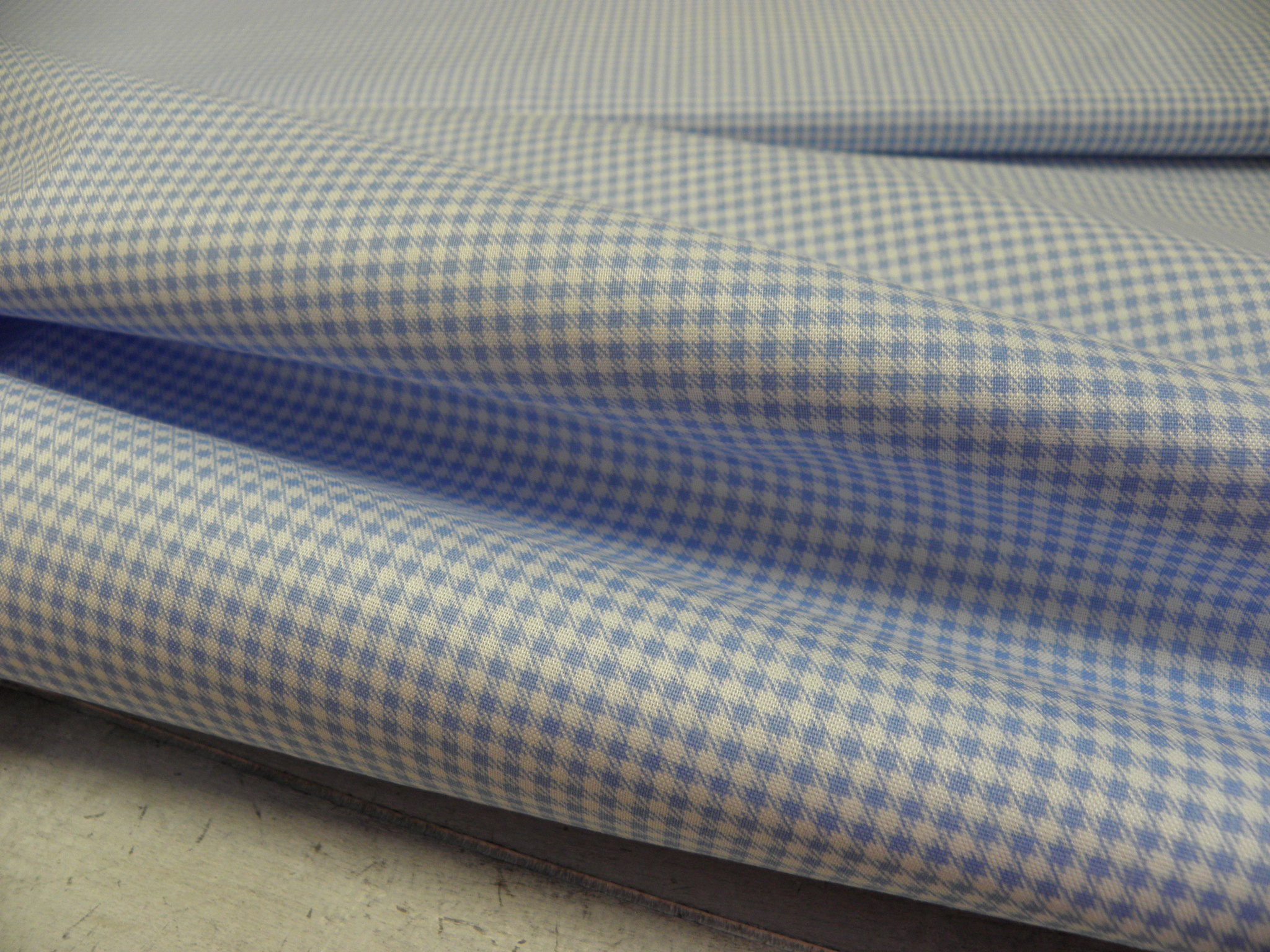 LÁTKA - SVĚTLE MODRÁ KOSTIČKA