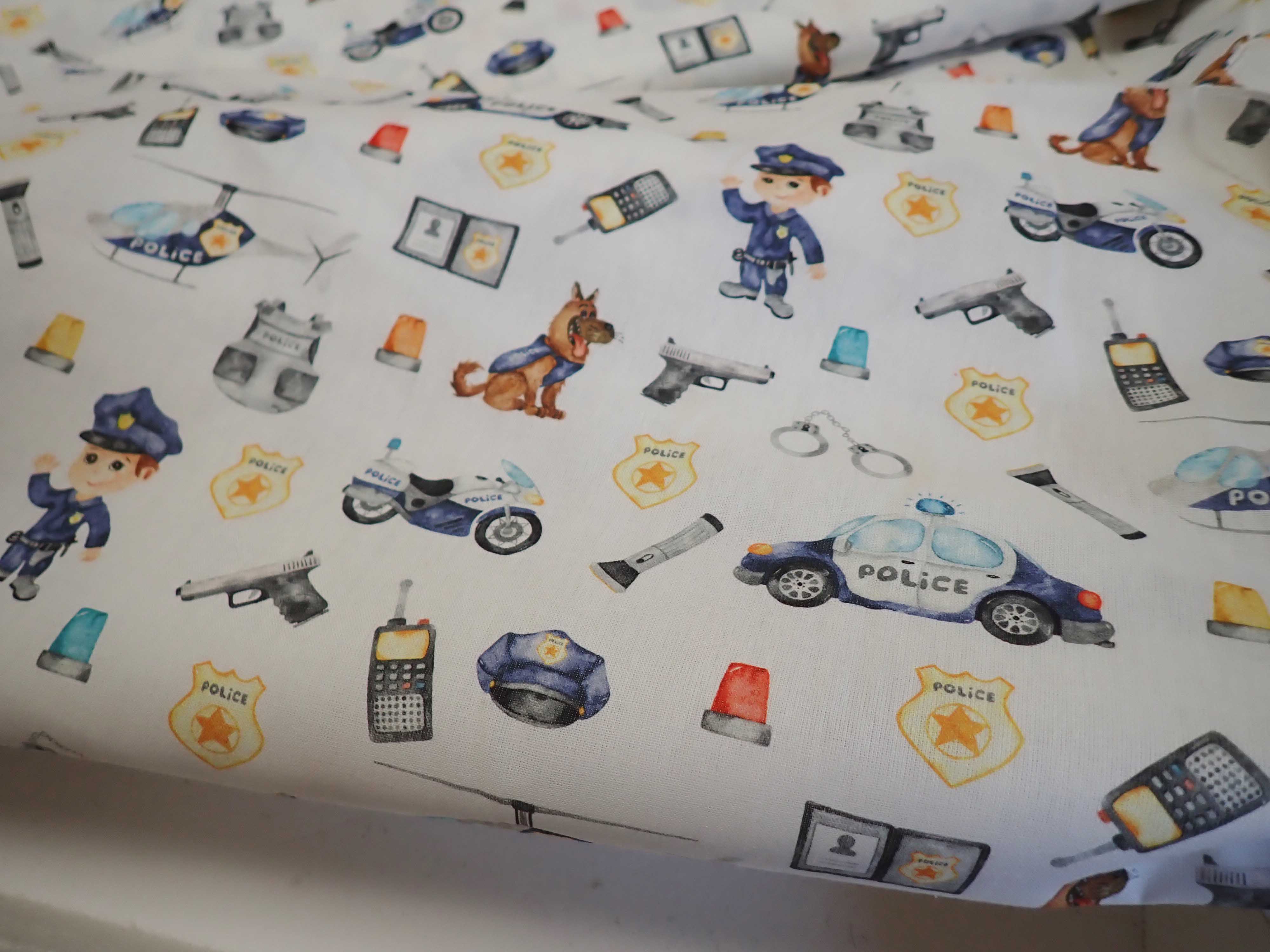 LÁTKA - POLICIE - FOTOTISK - POPELÍN