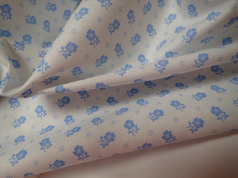 LÁTKA - BÍLÁ + MODRÉ KYTIČKY