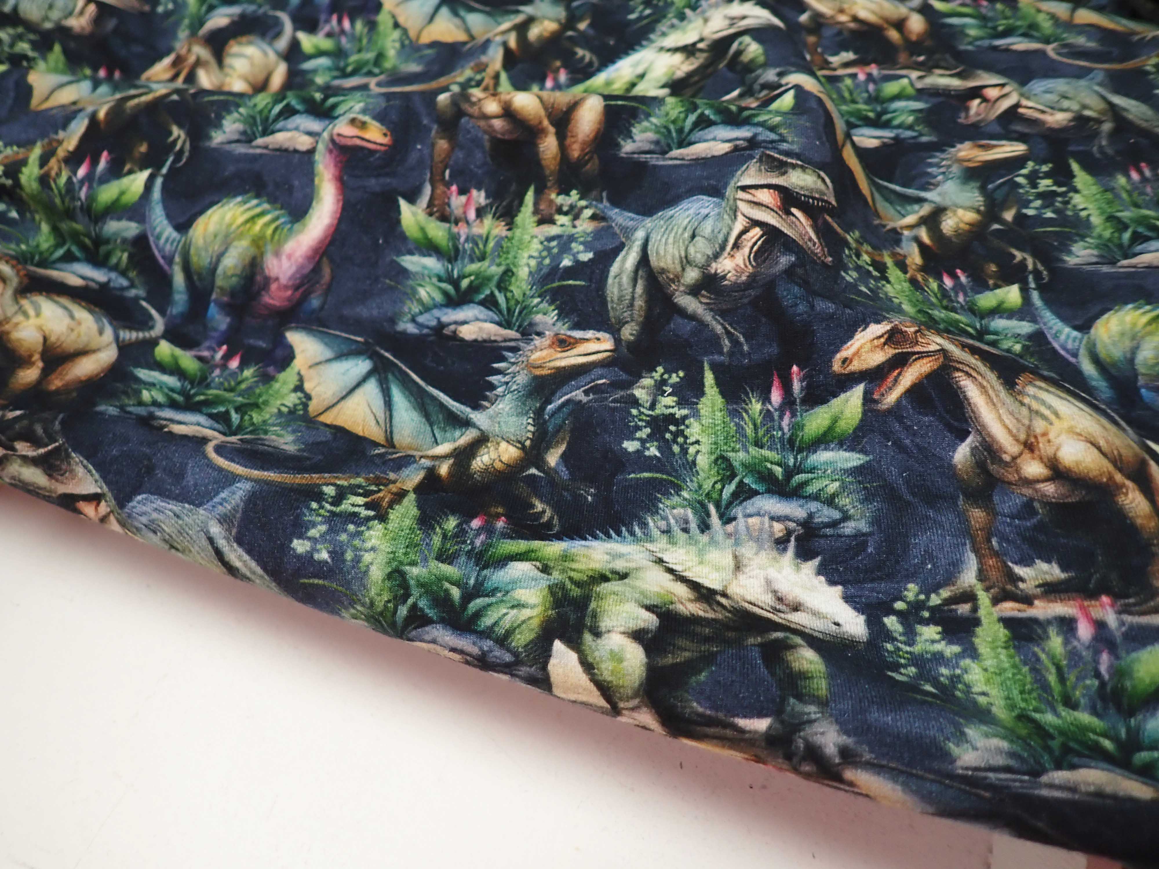 LÁTKA - TEPLÁKOVINA - FOTOTISK - DINOSAUŘI