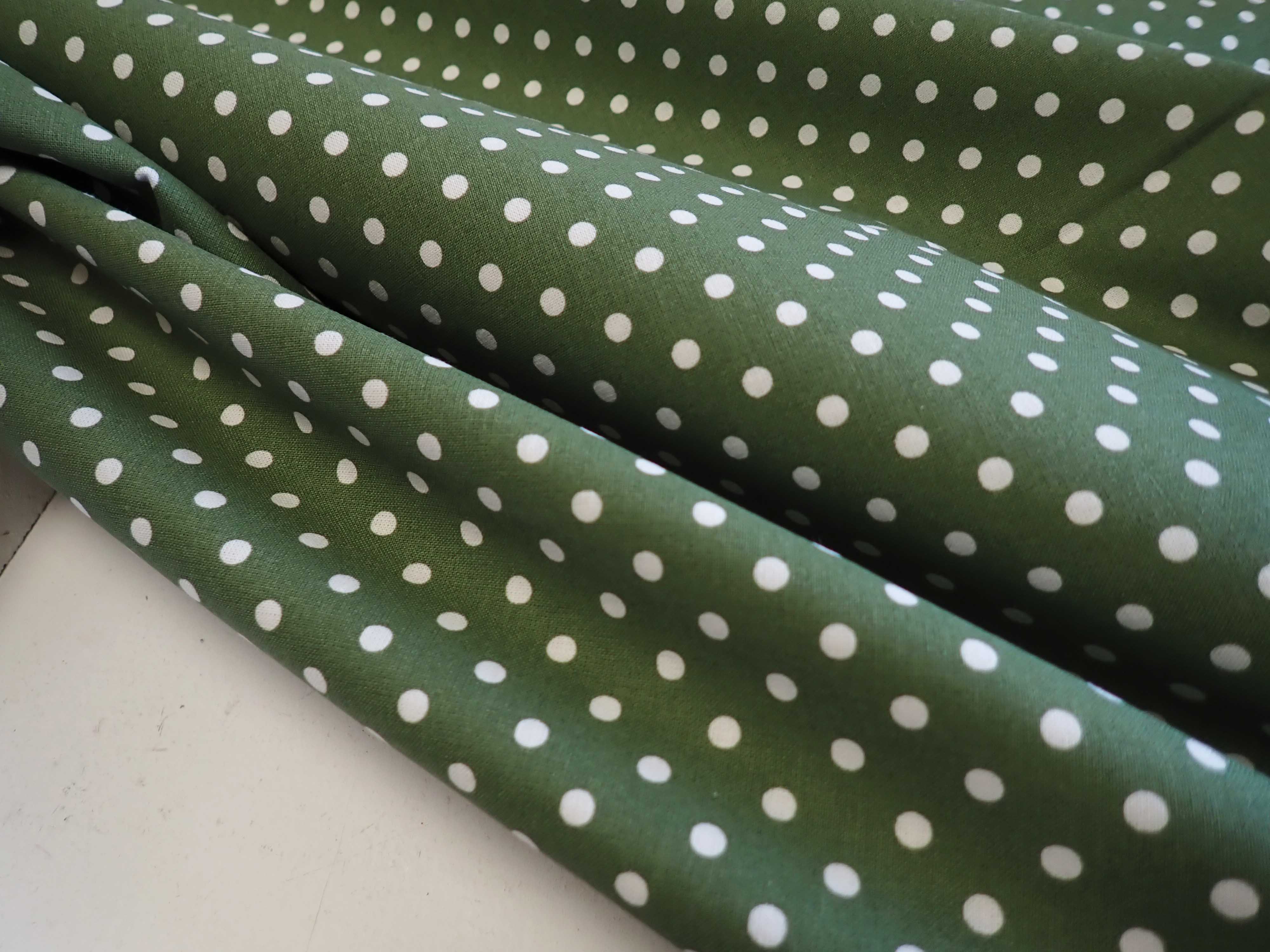 LÁTKA - ZELENÁ + PUNTÍKY