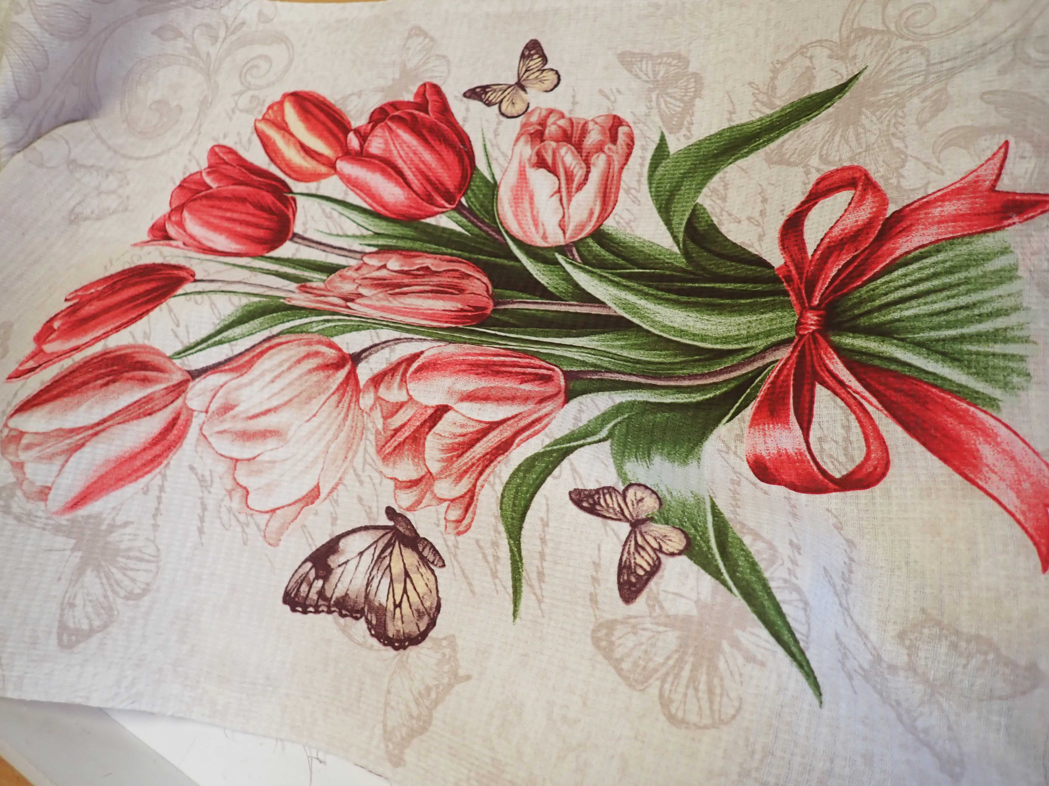 LÁTKA - VAFLE - UTĚRKOVINA - TULIPÁNY