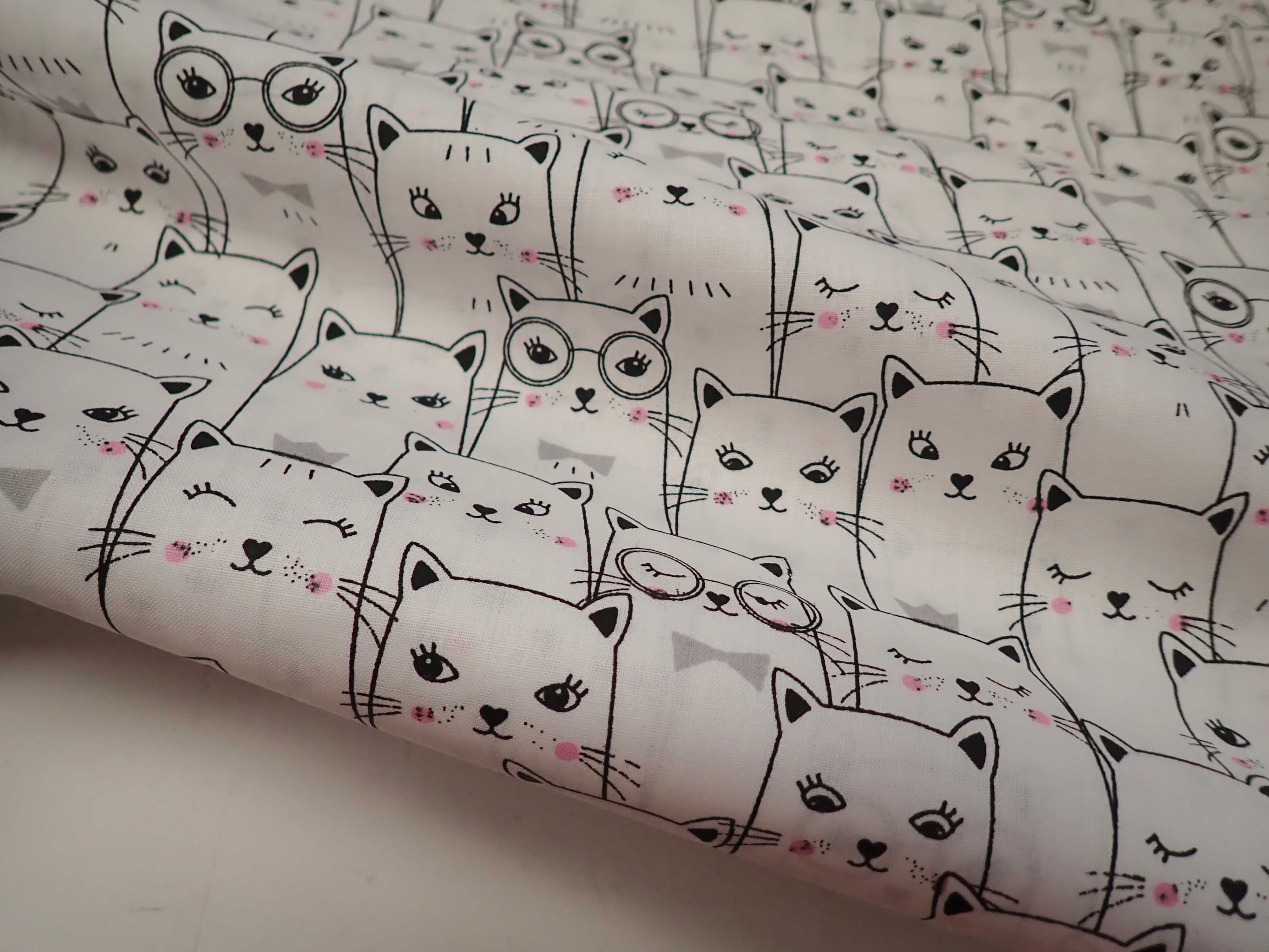 LÁTKA - DĚTSKÁ - KOČKY