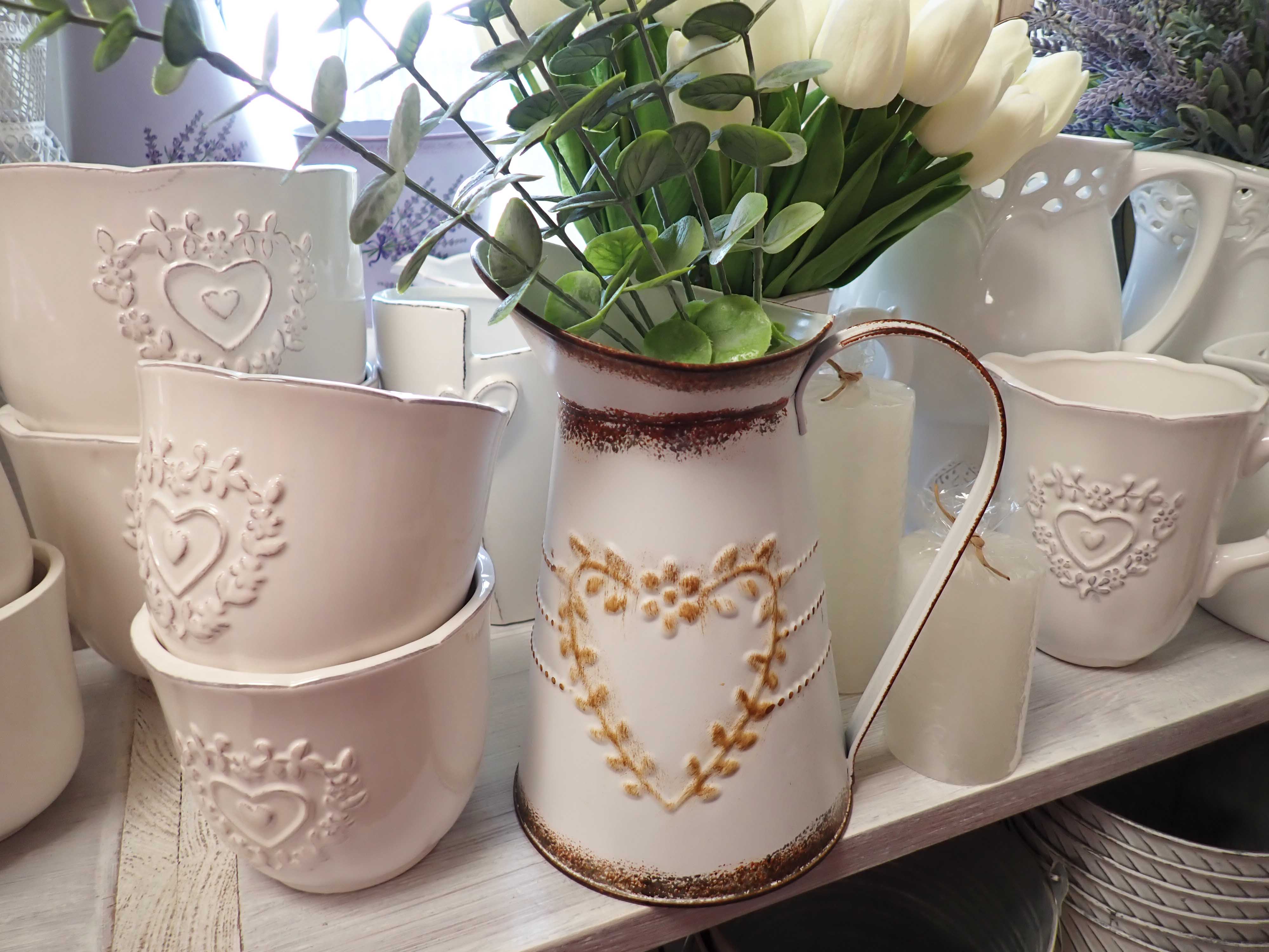 DEKORACE - PLECHOVÁ KONVIČKA - SRDÍČKO