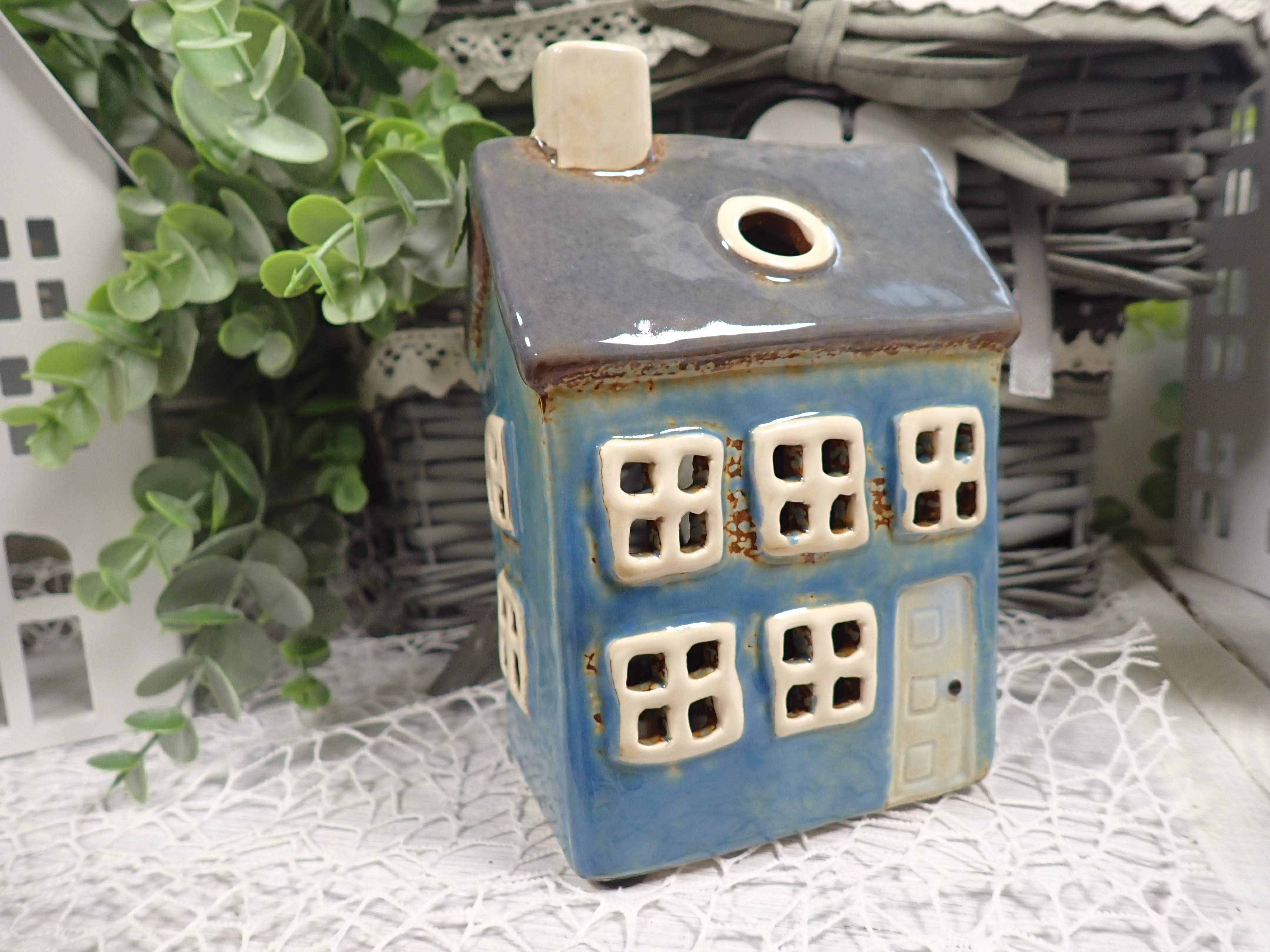 DEKORACE - KERAMICKÝ DOMEČEK - MODRÝ
