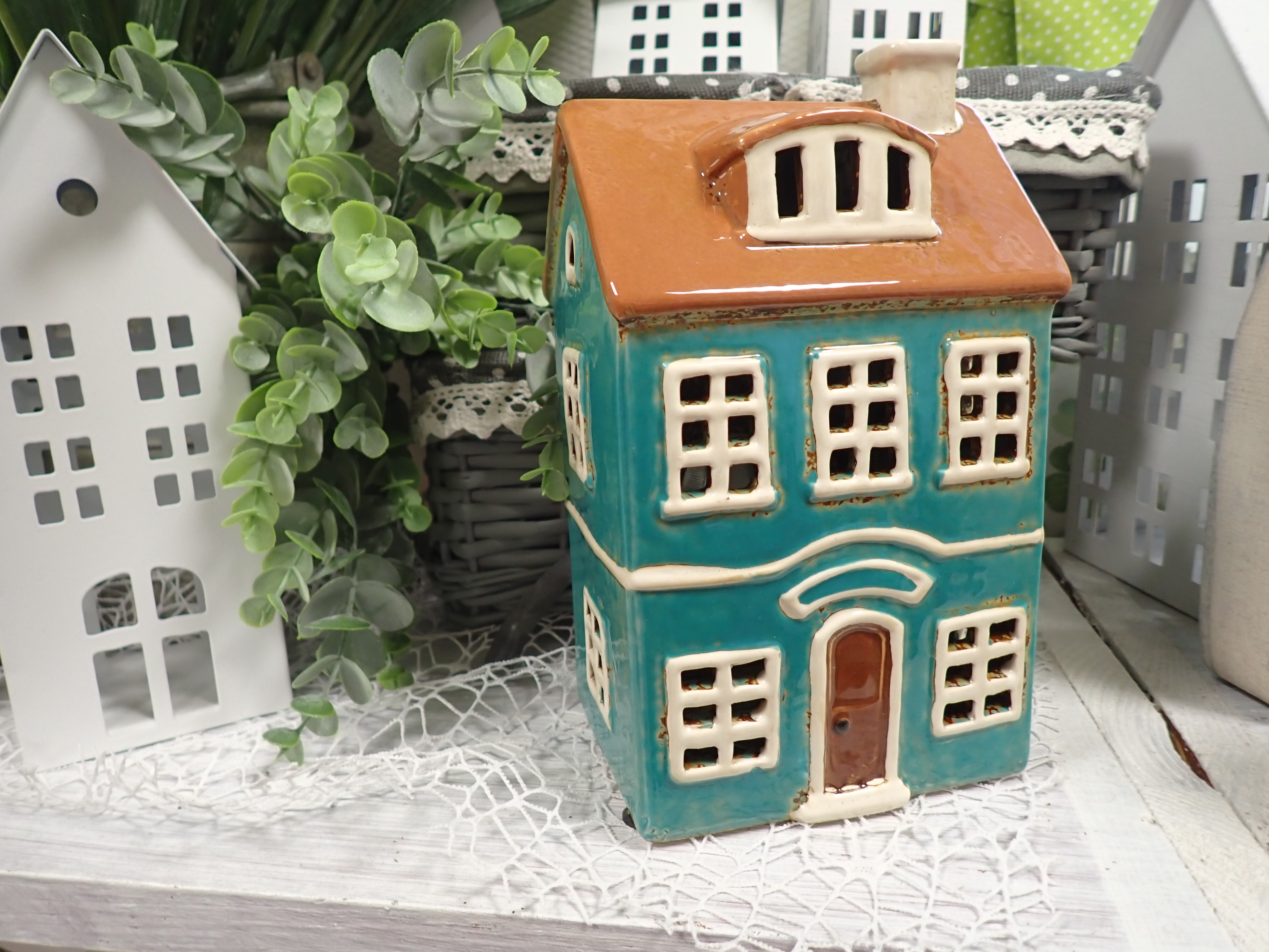 DEKORACE - KERAMICKÝ DOMEČEK