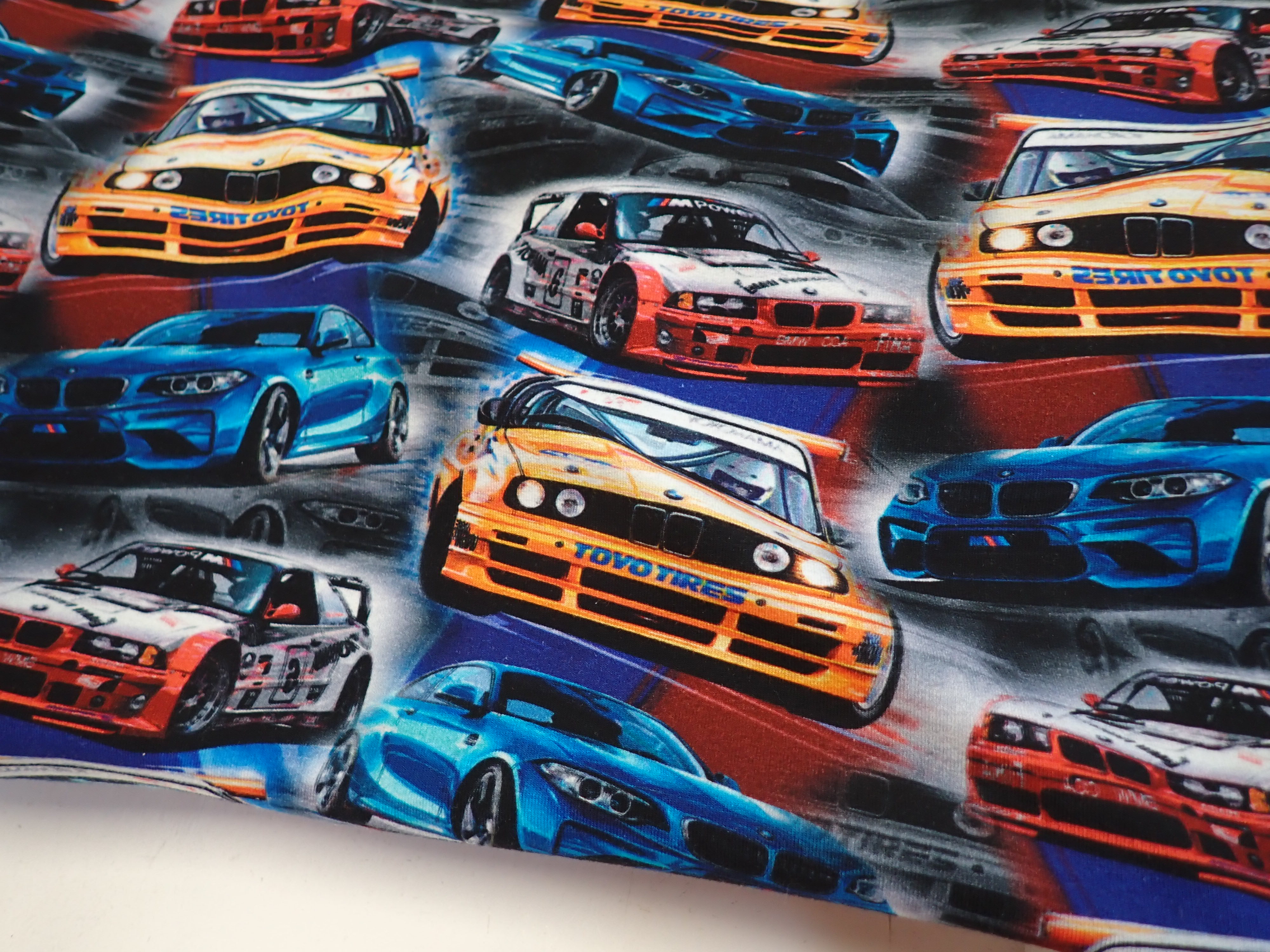 LÁTKA - TEPLÁKOVINA - FOTOTISK - BMW