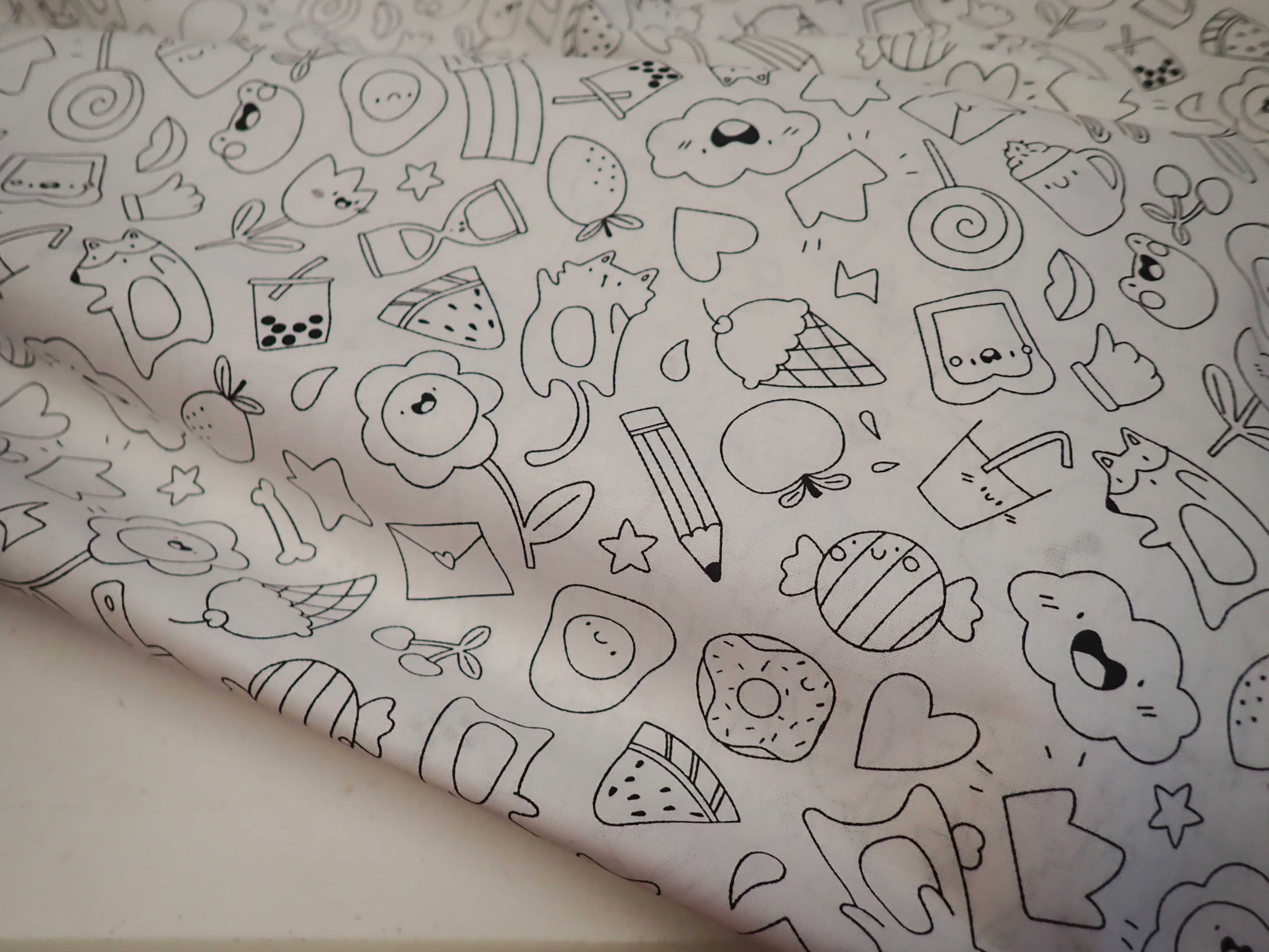 LÁTKA - OMALOVÁNKY - PASTELKY + KYTIČKY + SRDÍČKA