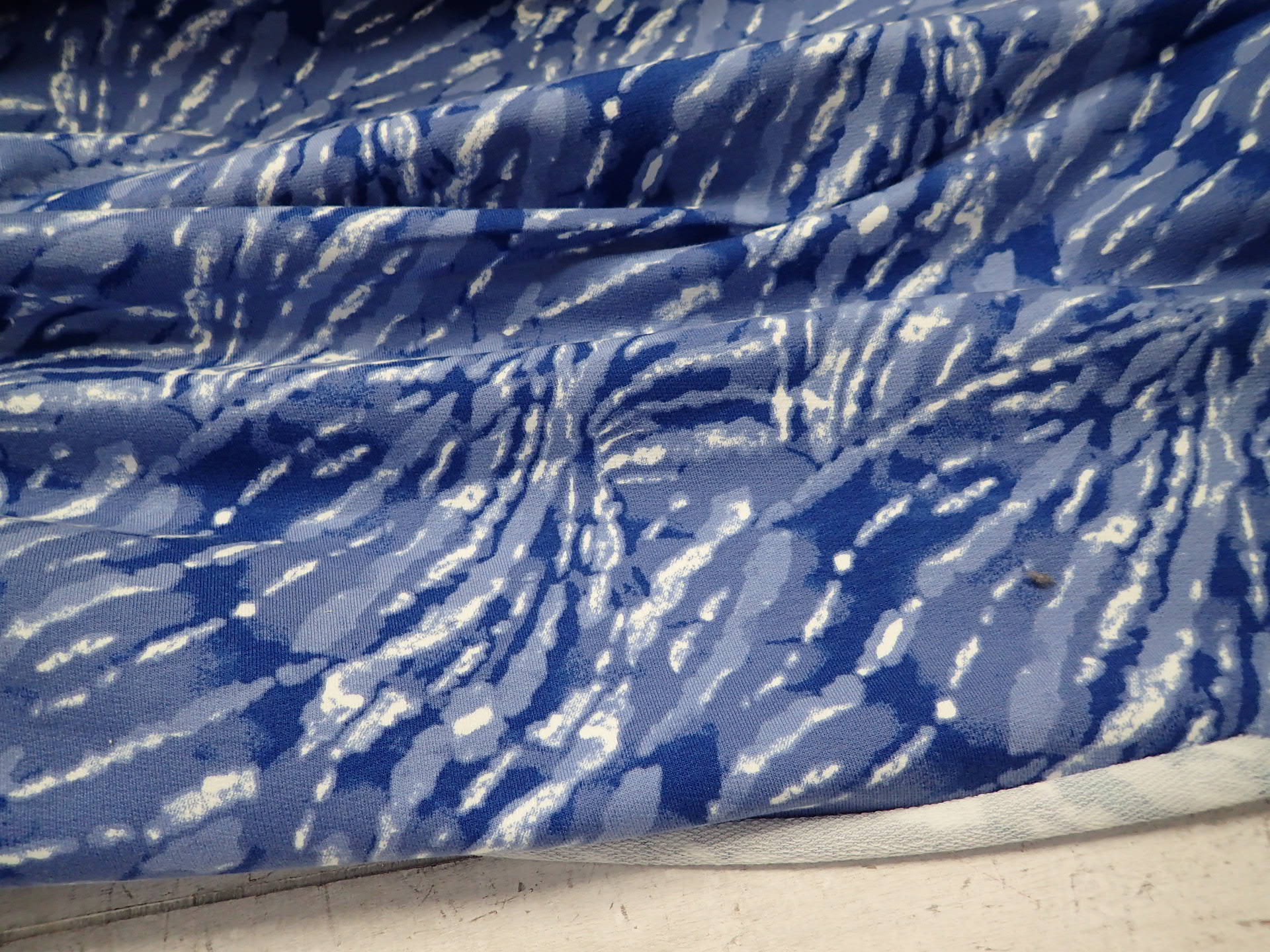 LÁTKA - TEPLÁKOVINA - MODRÁ