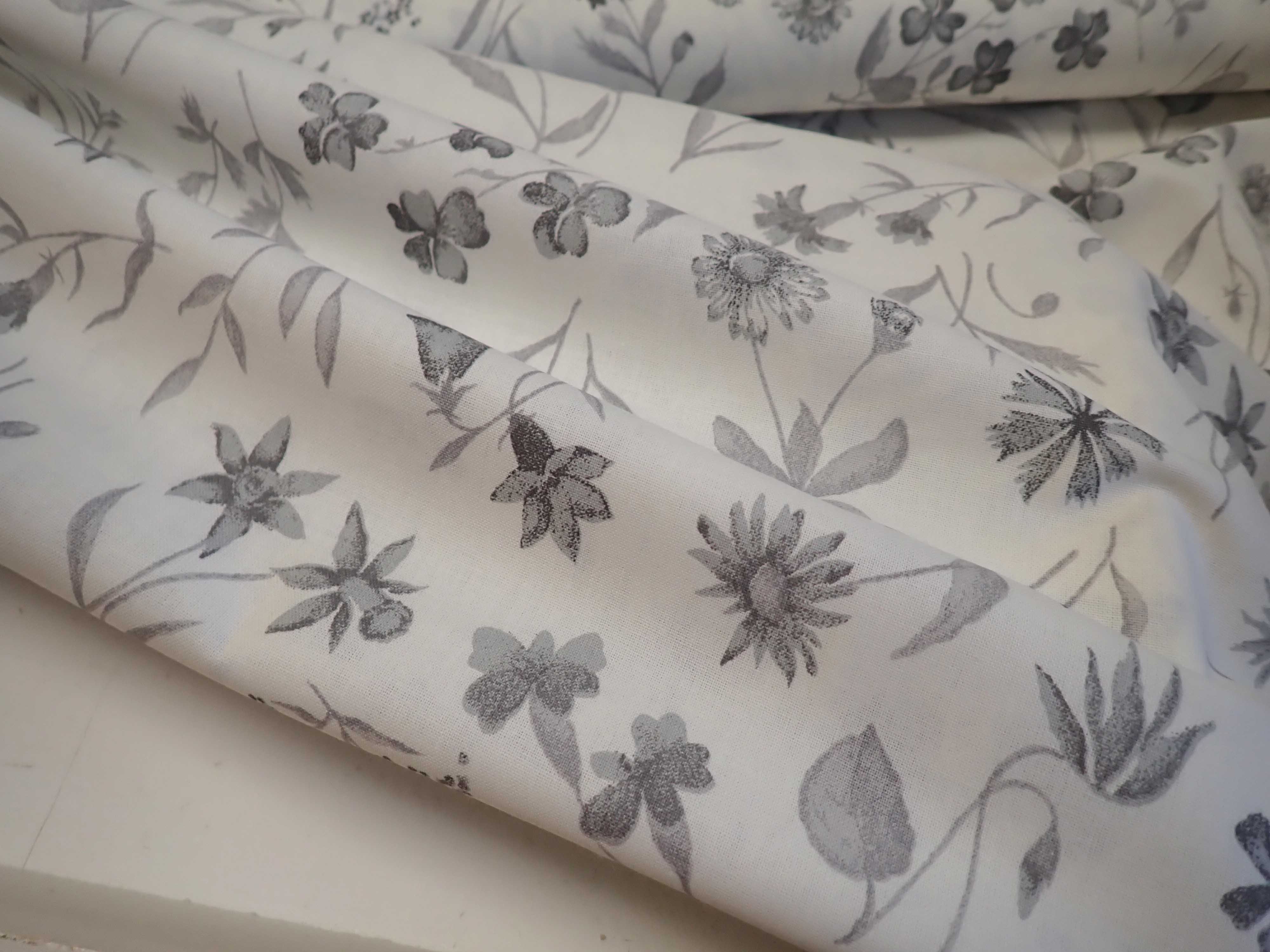 LÁTKA - ŠEDÉ KYTIČKY