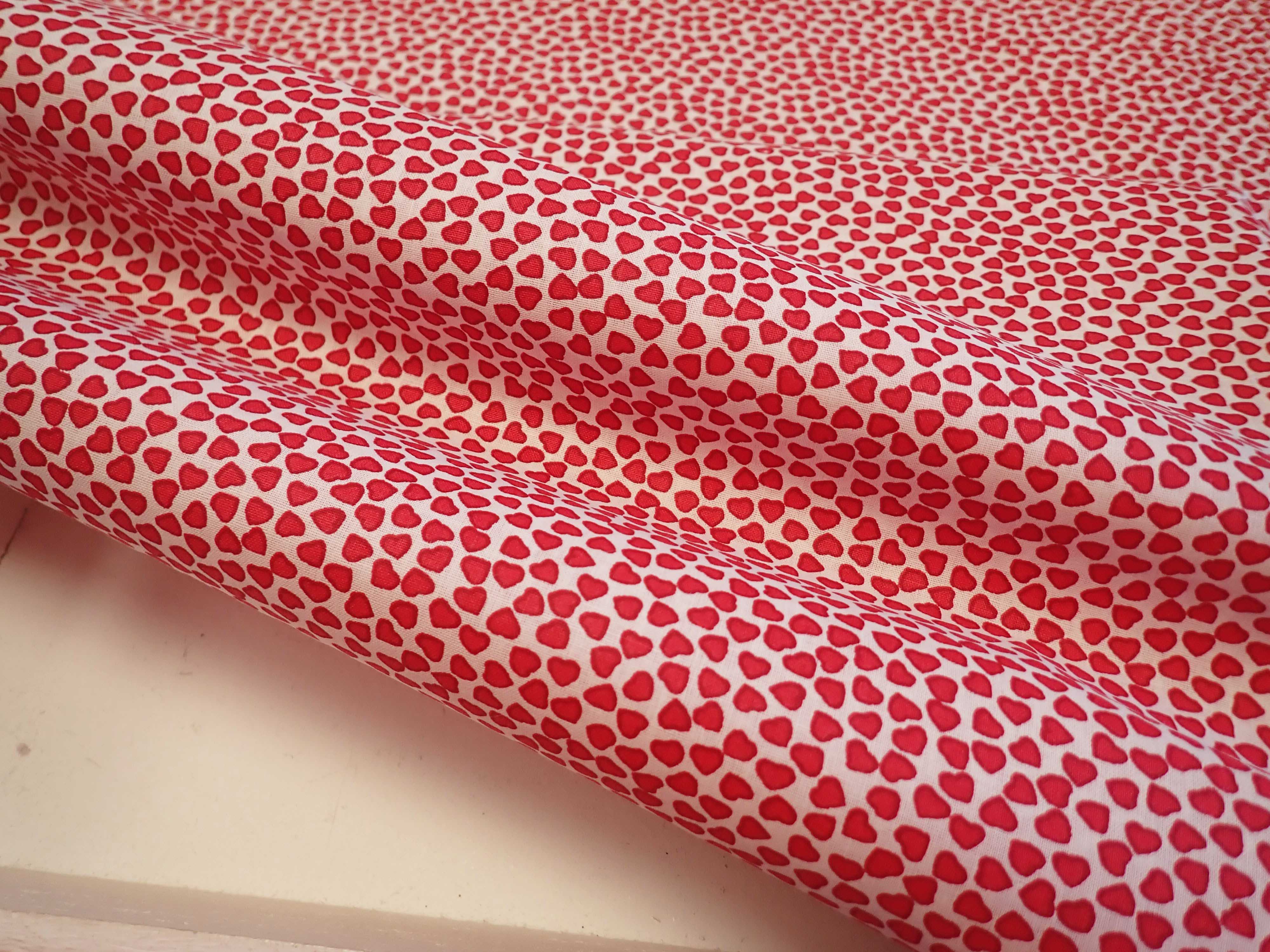 LÁTKA - ČERVENÁ SRDÍČKA