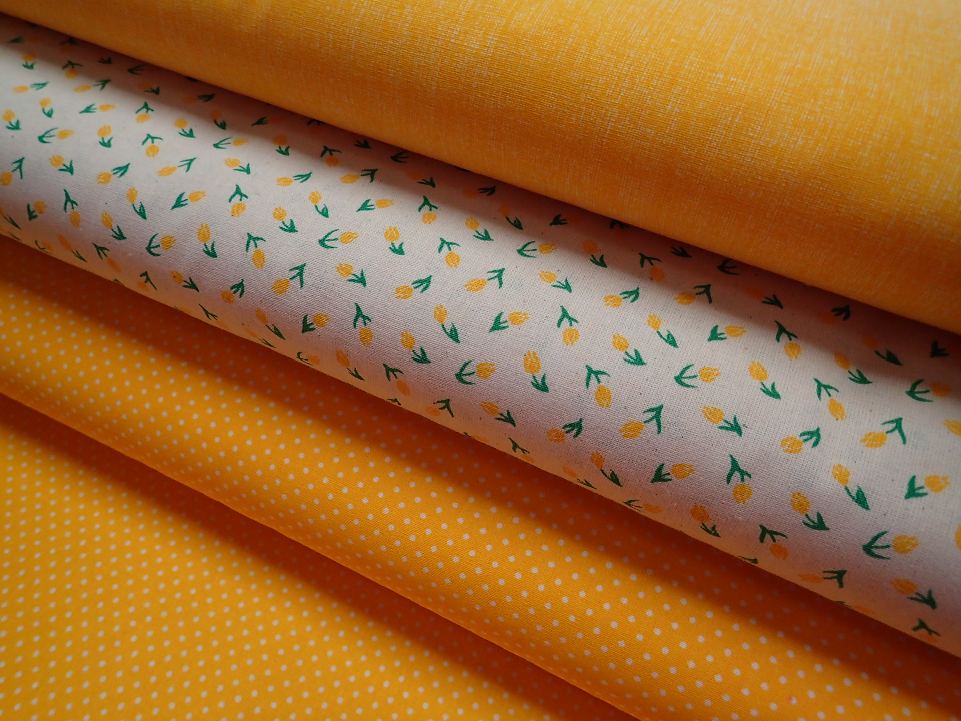 LÁTKA - ŽLUTÉ TULIPÁNKY