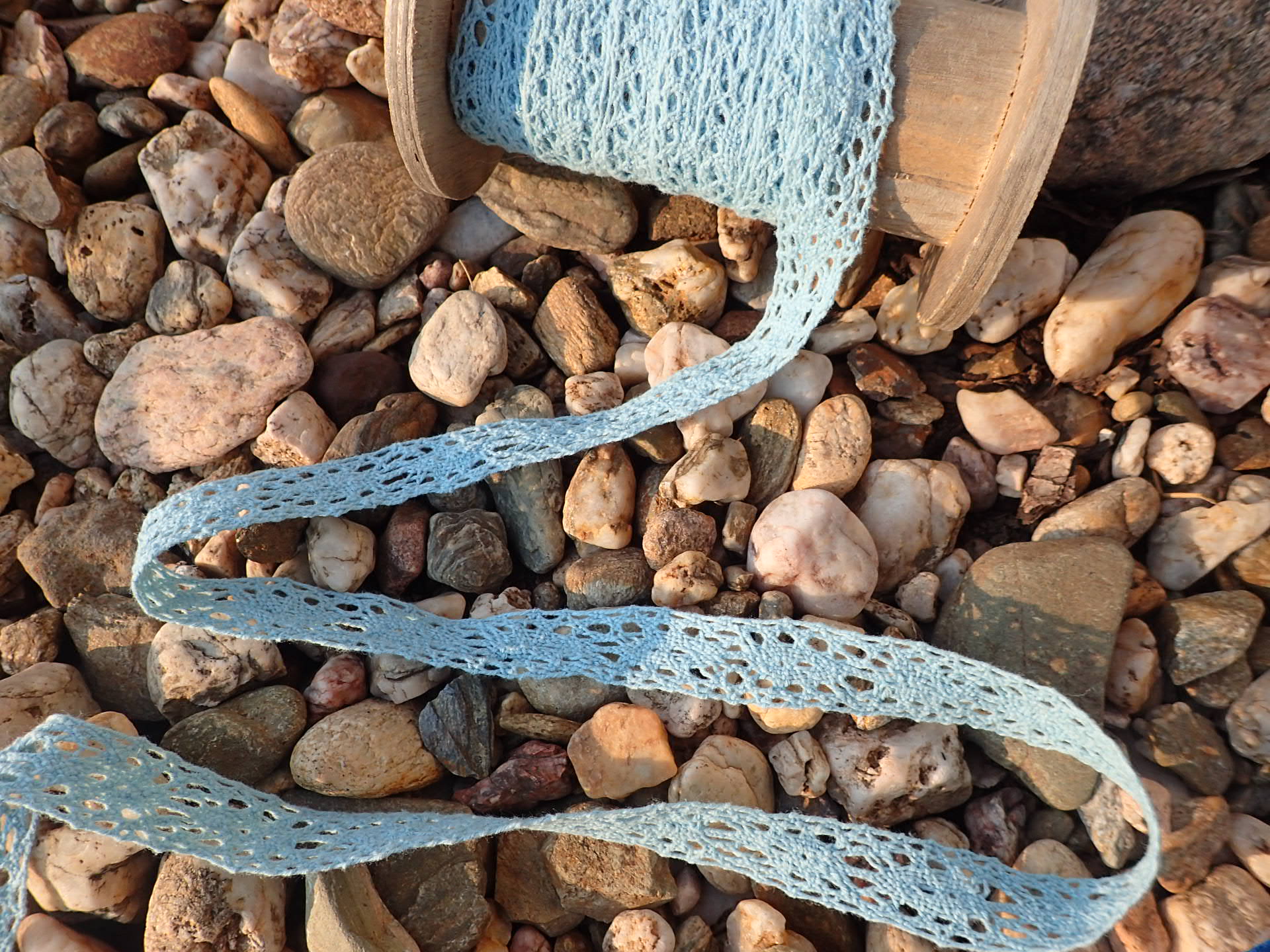 krajka - paličkovaná - MODRÁ