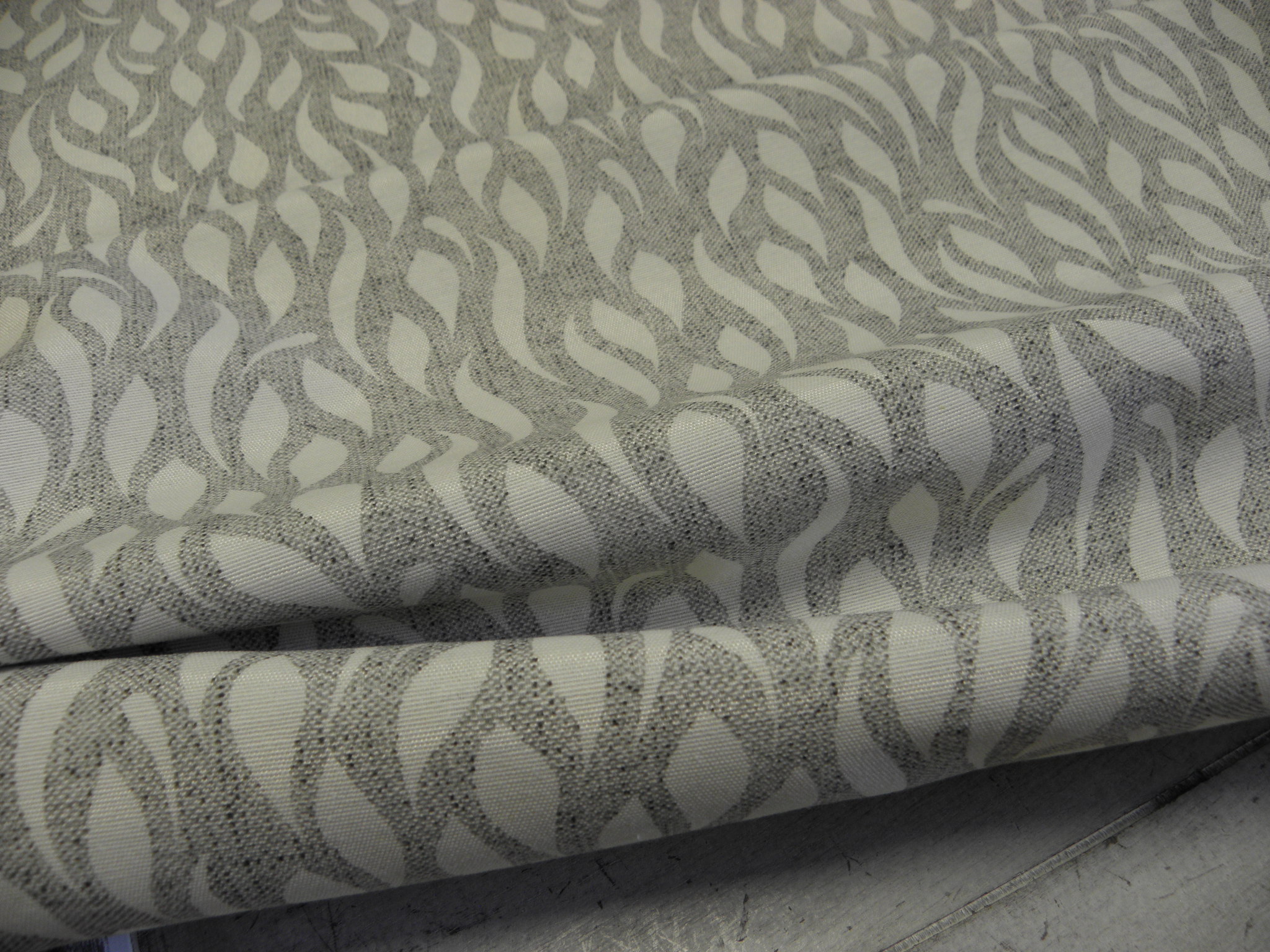 LÁTKA - POTAHOVKA - ŠEDÁ + BÍLÁ