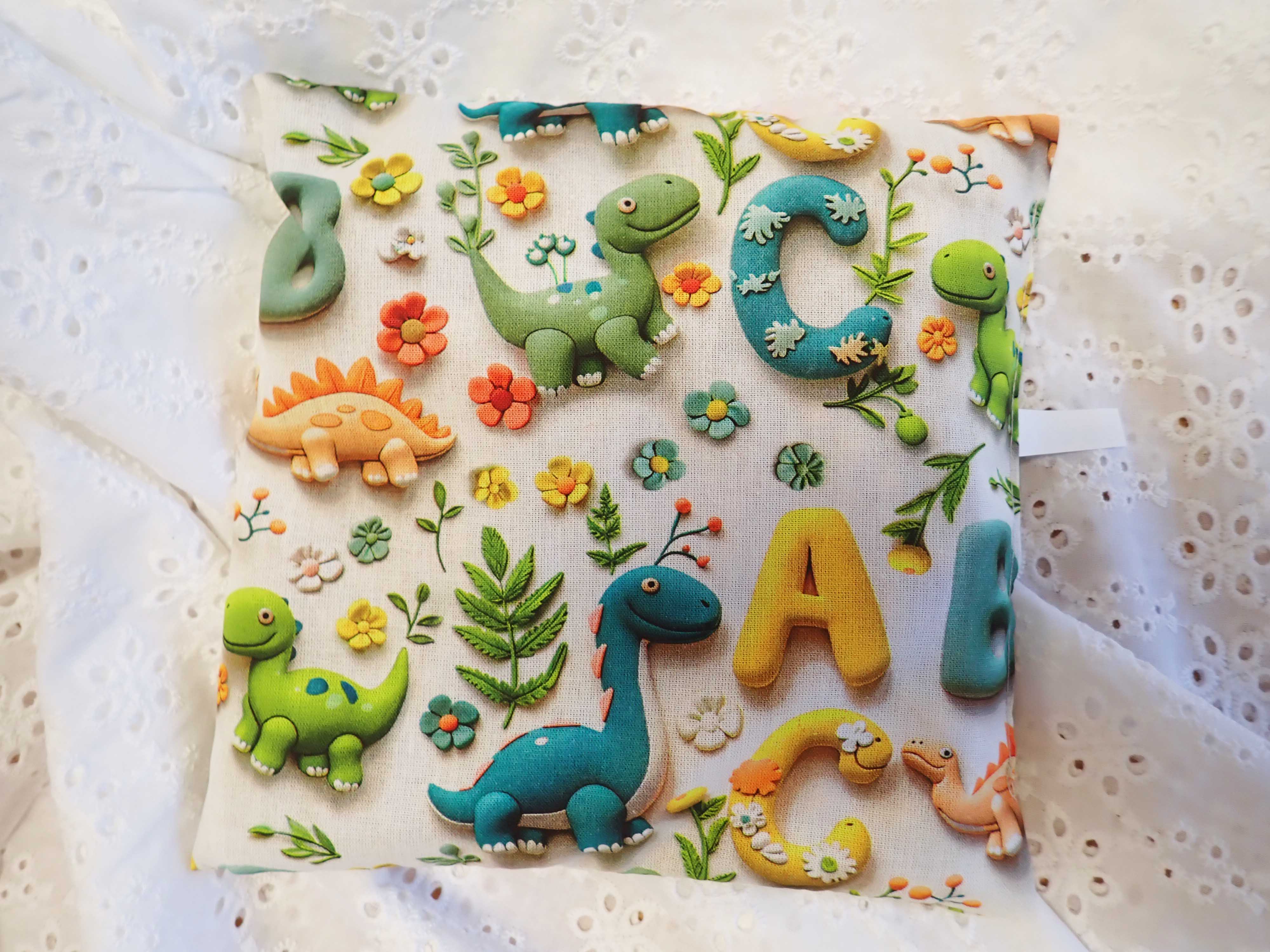 NAHŘÍVACÍ TŘEŠŇOVÝ POLŠTÁŘEK