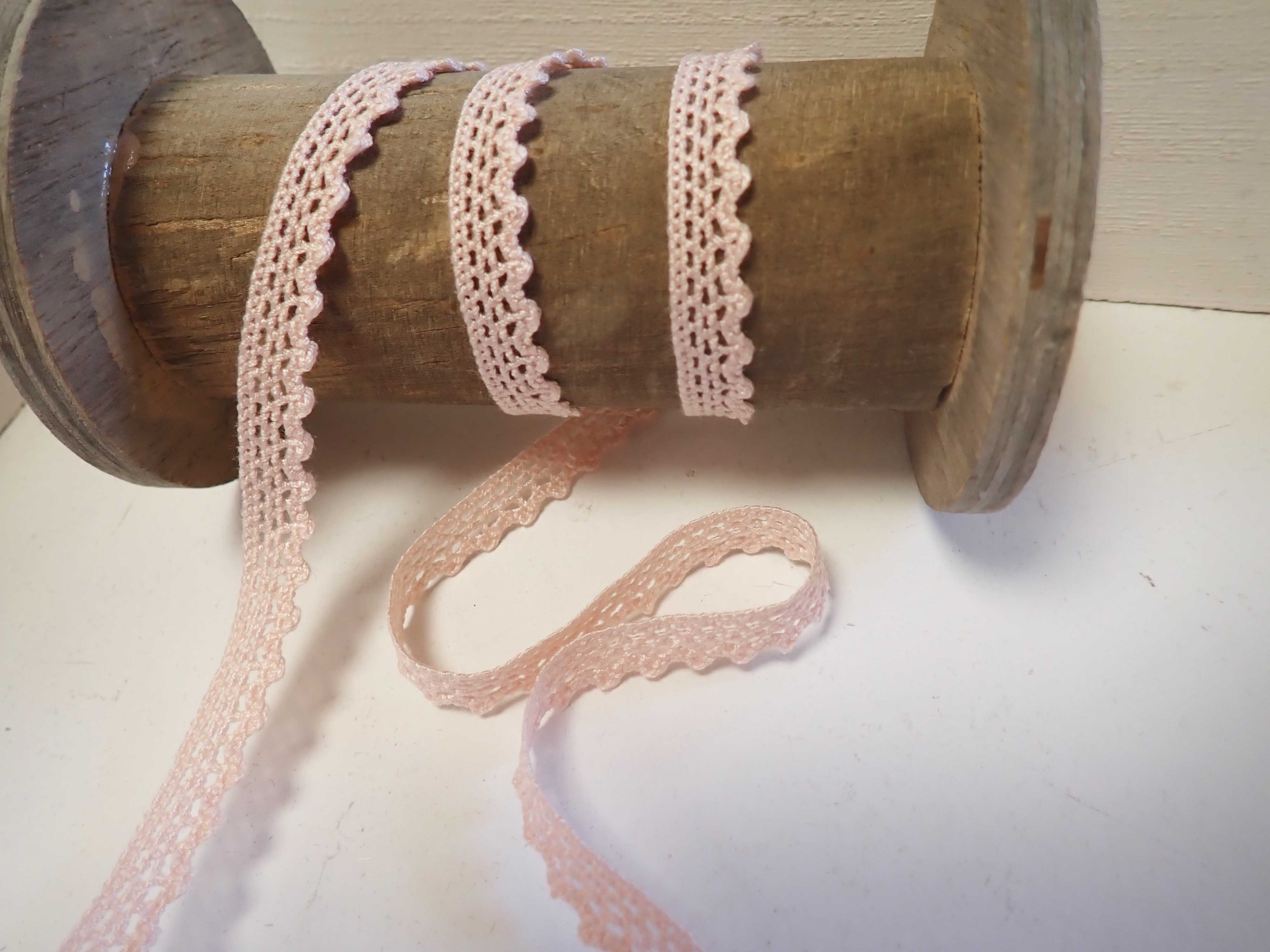 KRAJKA - PALIČKOVANÁ - SVĚTLE RŮŽOVÁ