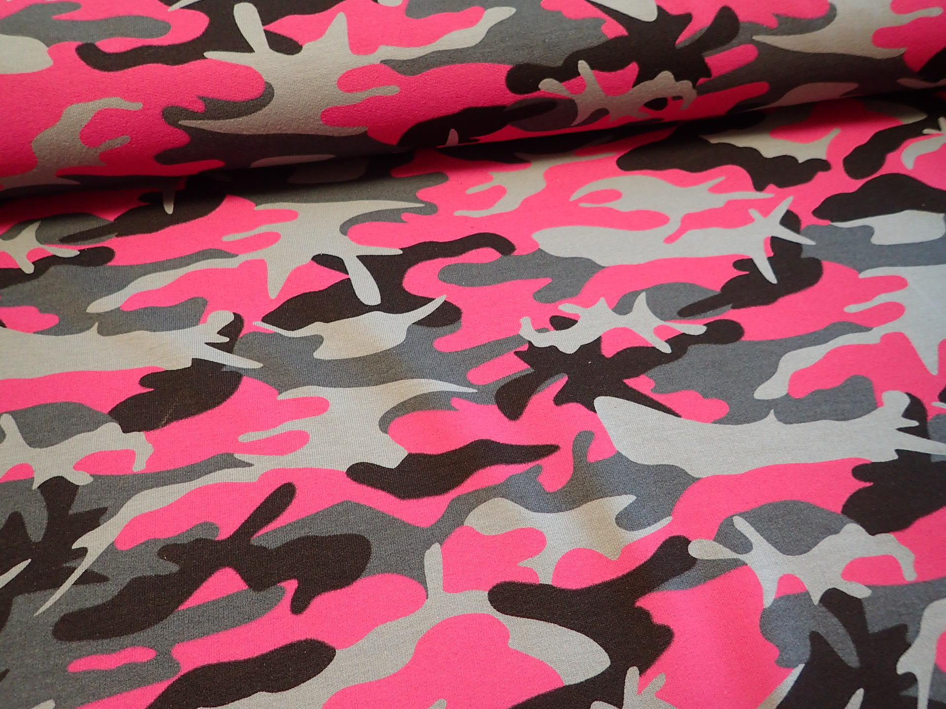 TEPLÁKOVINA - RŮŽOVÁ MASKÁČOVÁ