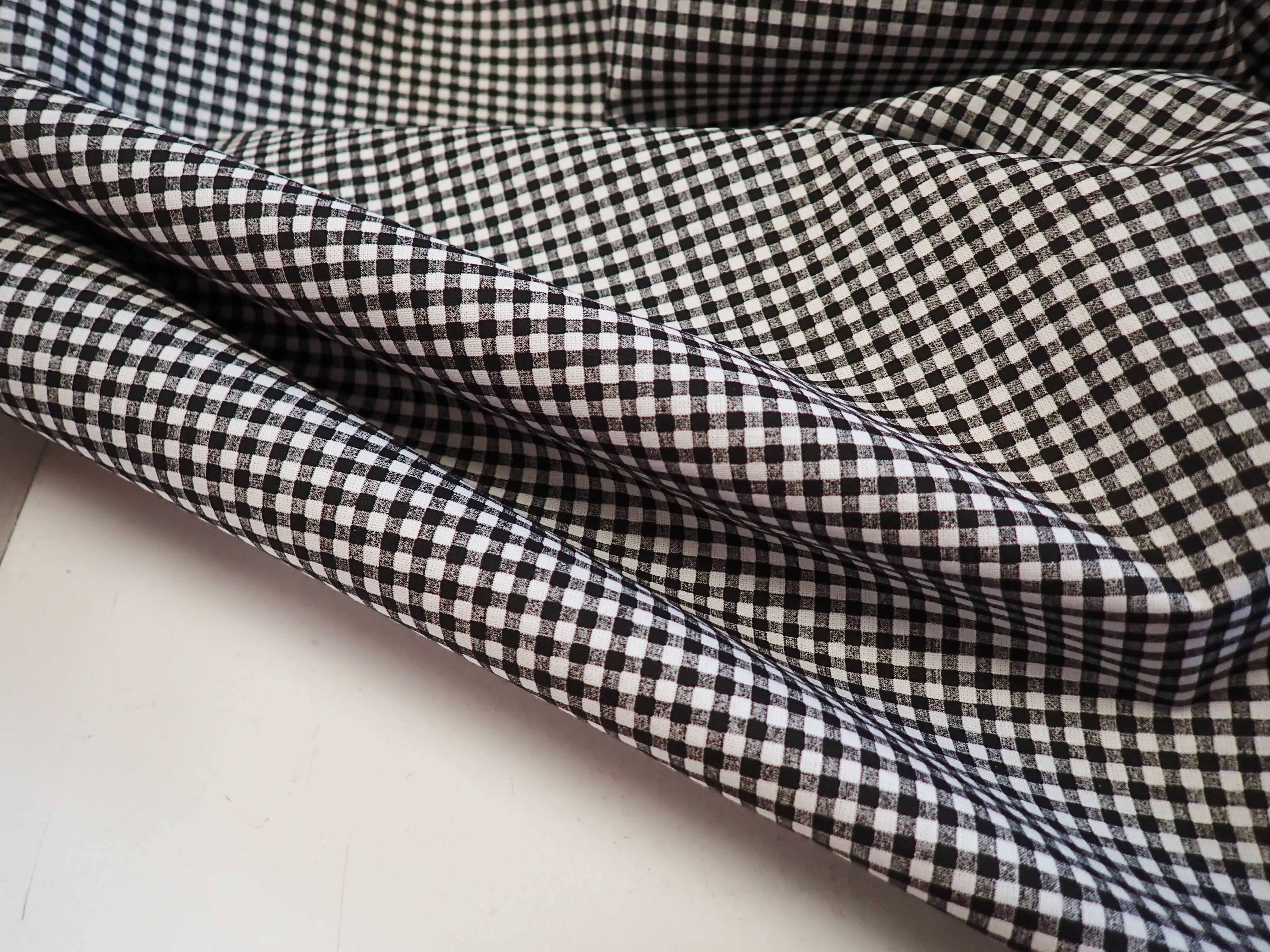 LÁTKA - ČERNÁ KOSTIČKA - PEPITKO