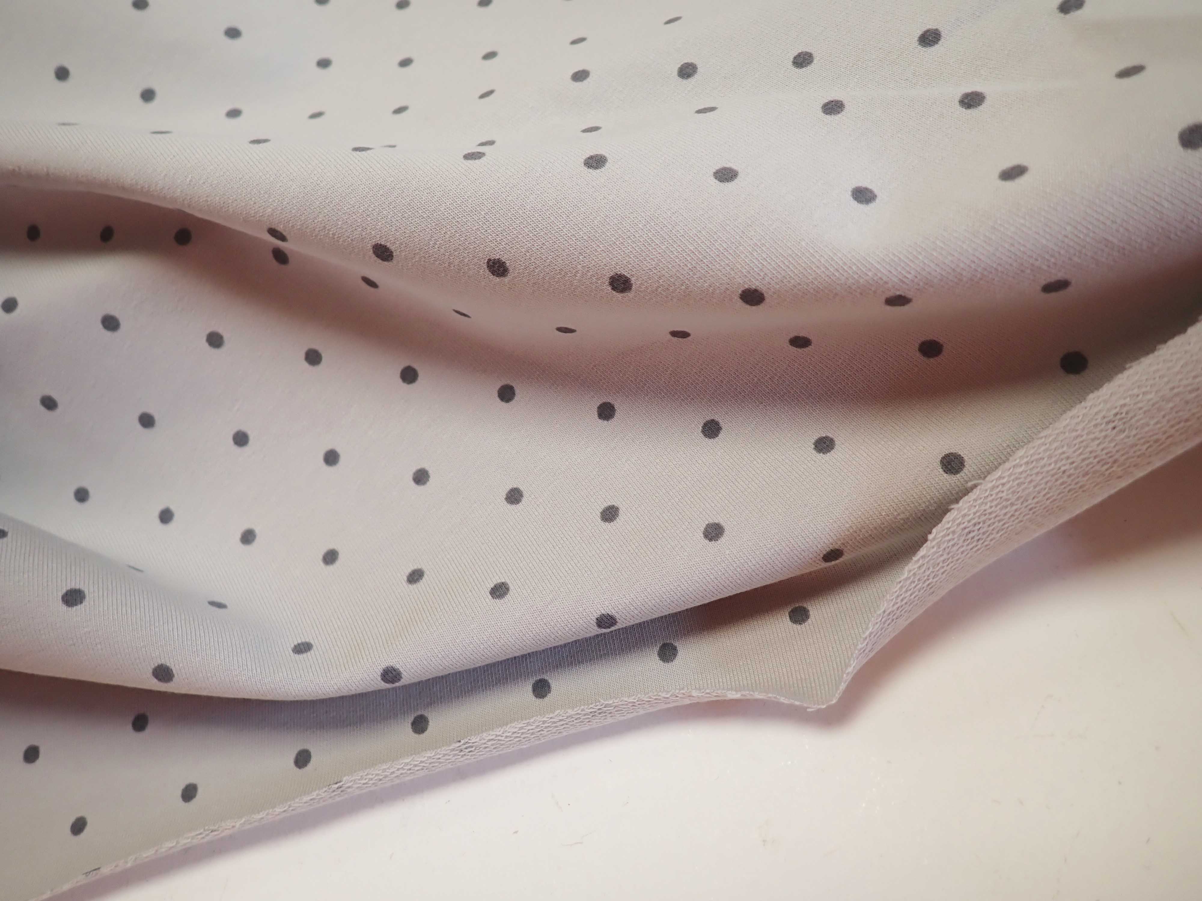 LÁTKA - TEPLÁKOVINA - ŠEDÁ + PUNTÍKY