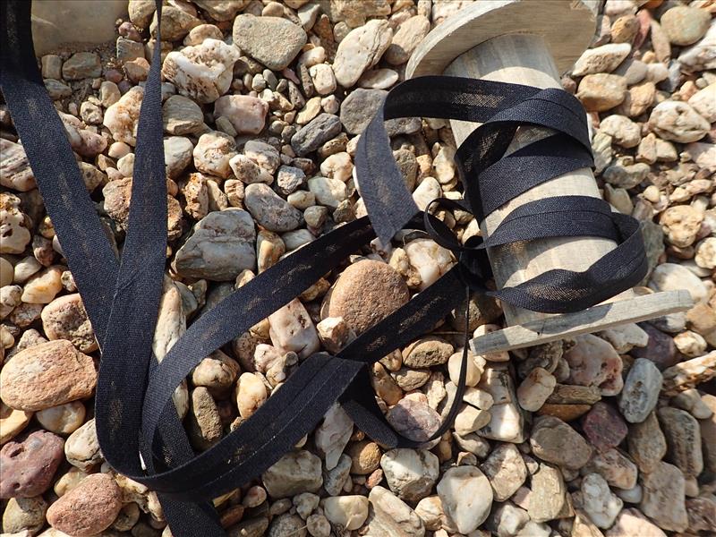 šikmý bavlněný proužek - šíře 14 mm - zažehlený - ČERNÁ