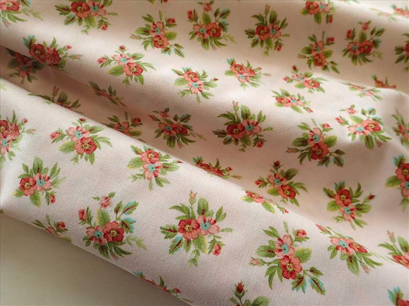 LÁTKA - SVĚTLE RŮŽOVÁ + RŮŽIČKY