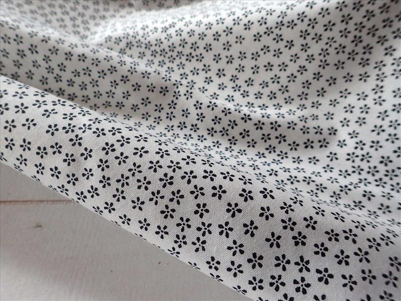 LÁTKA -  BÍLÁ + ČERNÉ KYTIČKY