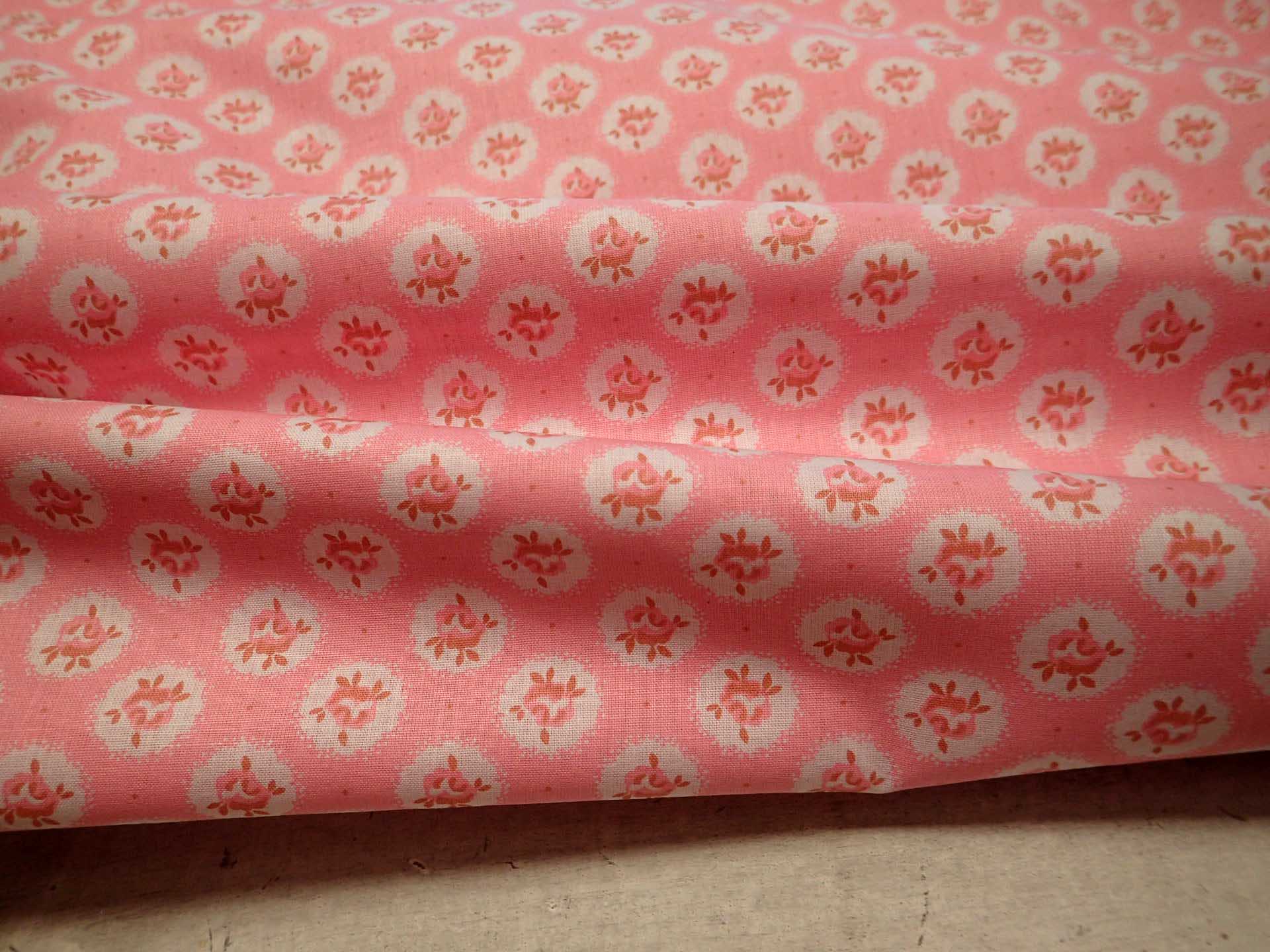 LÁTKA - RŮŽOVÉ KYTIČKY